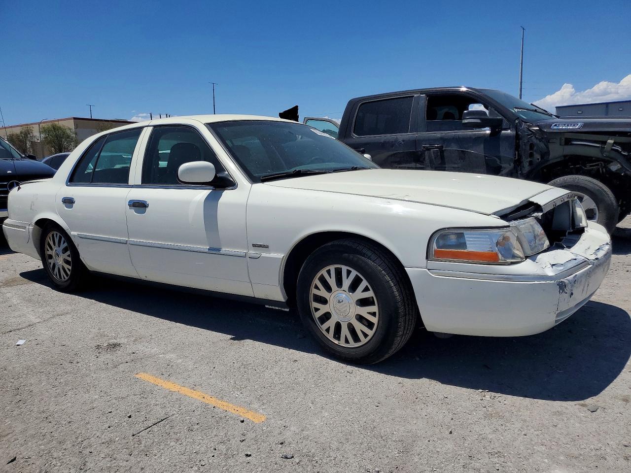 2005 Mercury Grand Marquis Ls White vin: 2MEHM75W65X624549