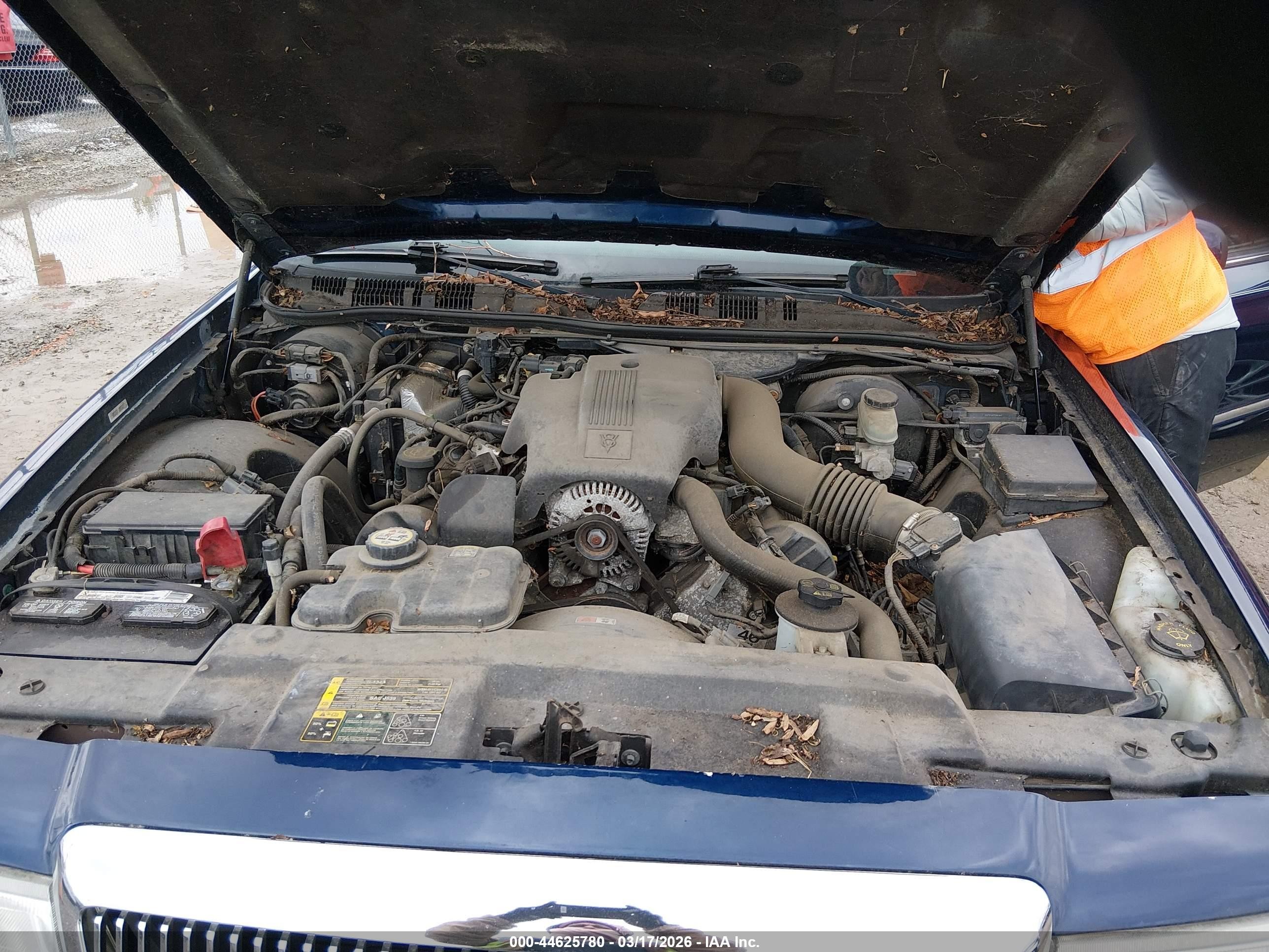 2004 Mercury Grand Marquis Ls Blue vin: 2MEHM75W74X613039