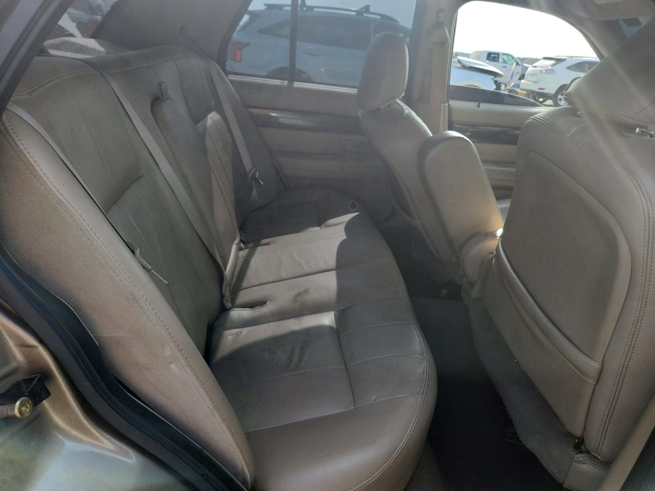 2004 Mercury Grand Marquis Ls Tan vin: 2MEHM75W84X632490