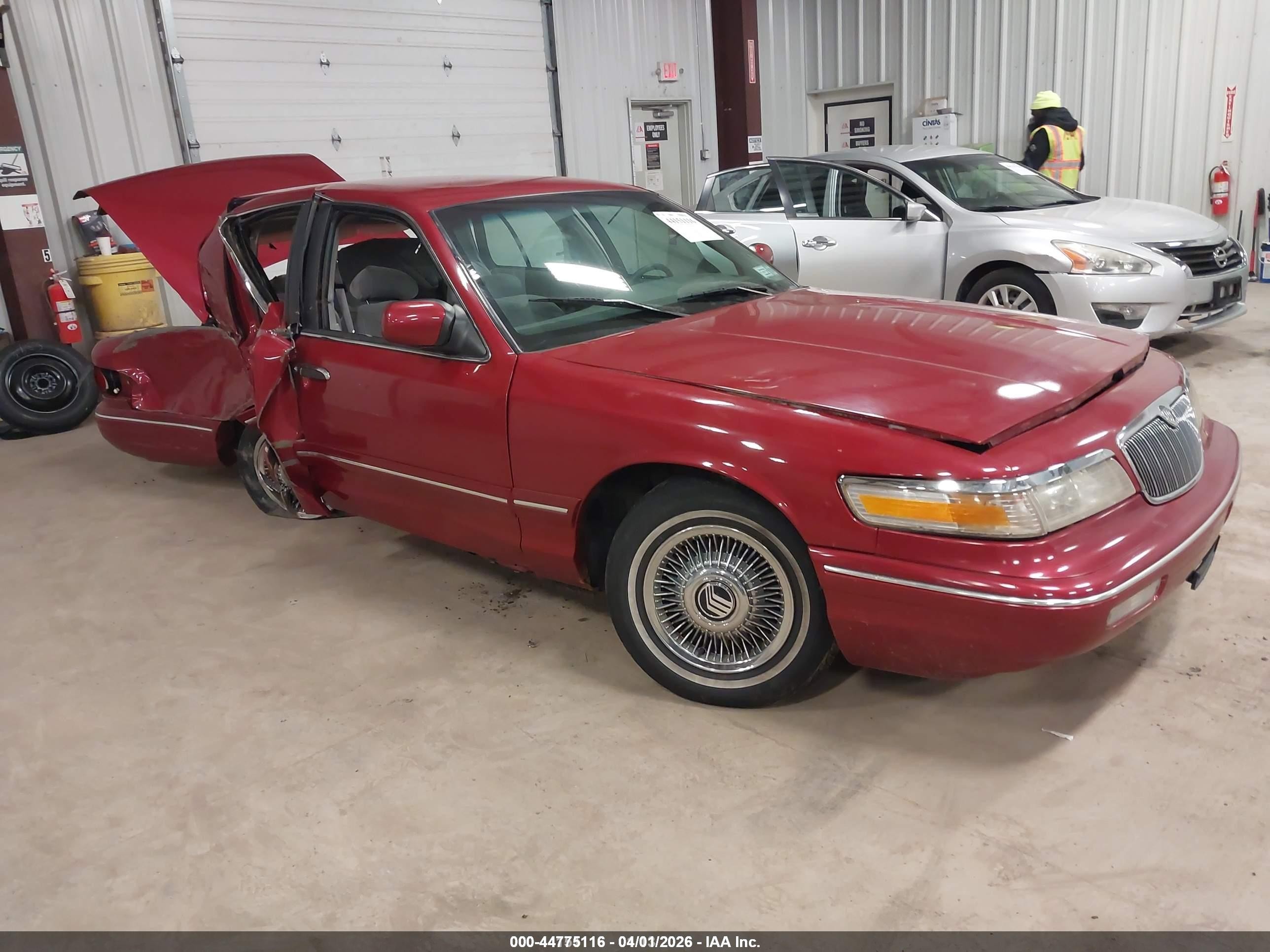 1995 Mercury Grand Marquis Gs Red vin: 2MELM74W0SX628183