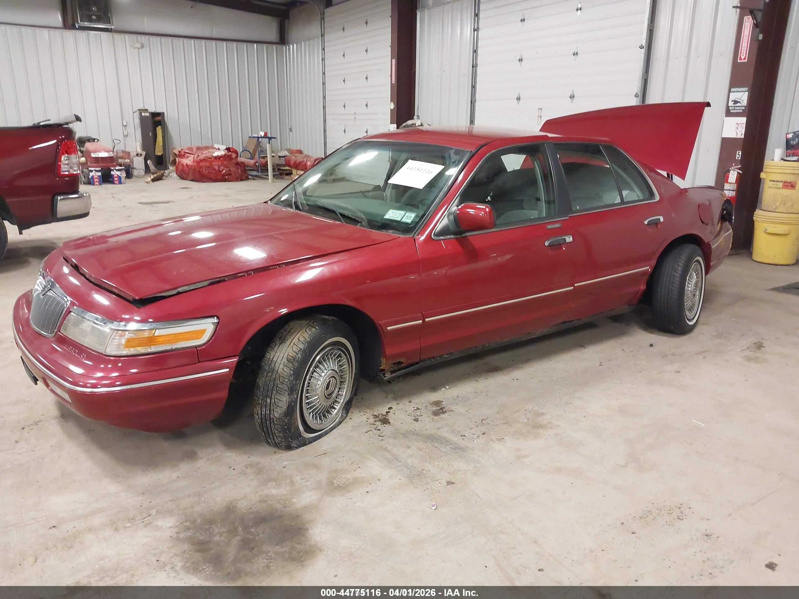 1995 Mercury Grand Marquis Gs Red vin: 2MELM74W0SX628183