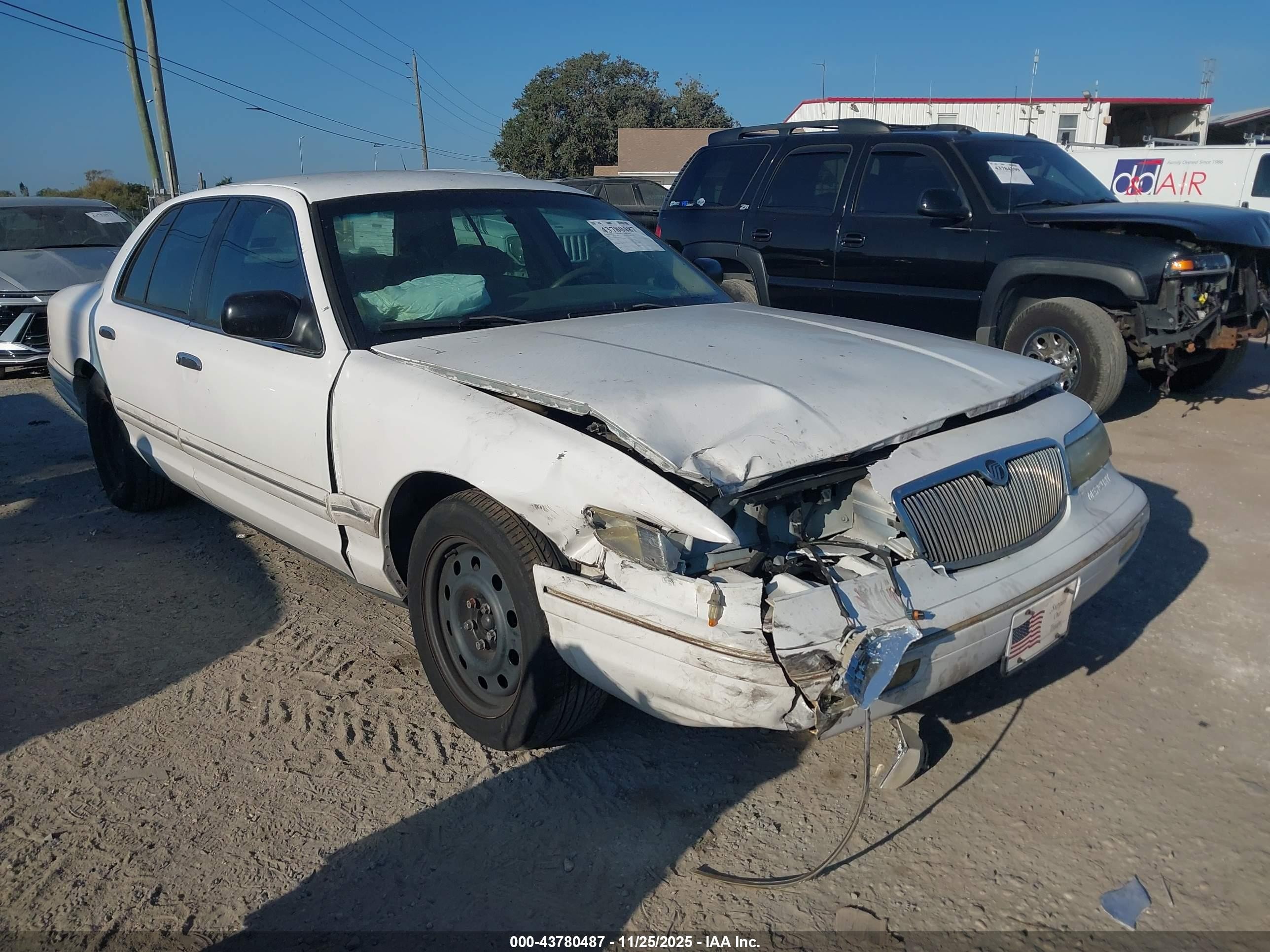 1997 Mercury Grand Marquis Gs White vin: 2MELM74W0VX627572