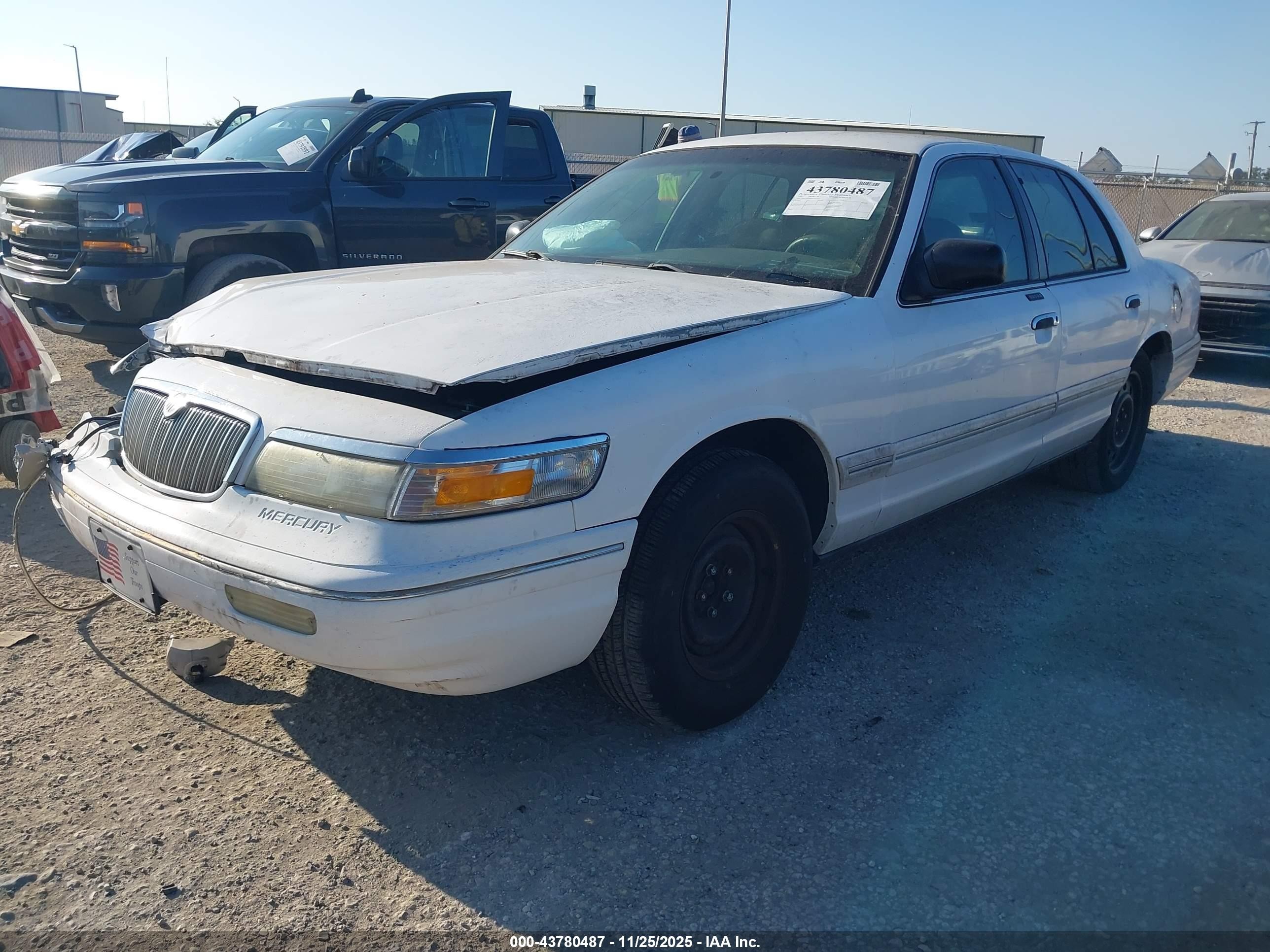 1997 Mercury Grand Marquis Gs White vin: 2MELM74W0VX627572