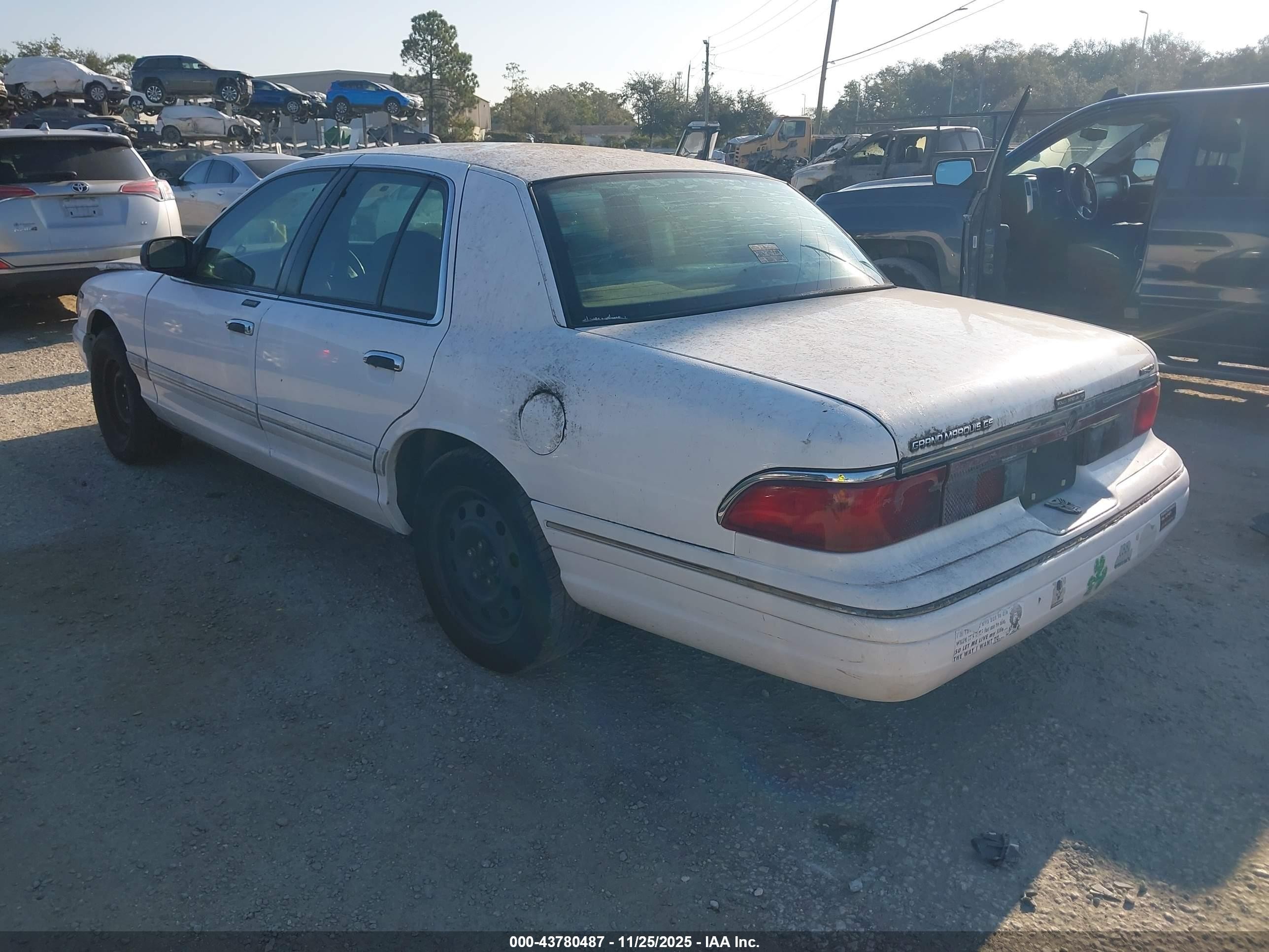 1997 Mercury Grand Marquis Gs White vin: 2MELM74W0VX627572
