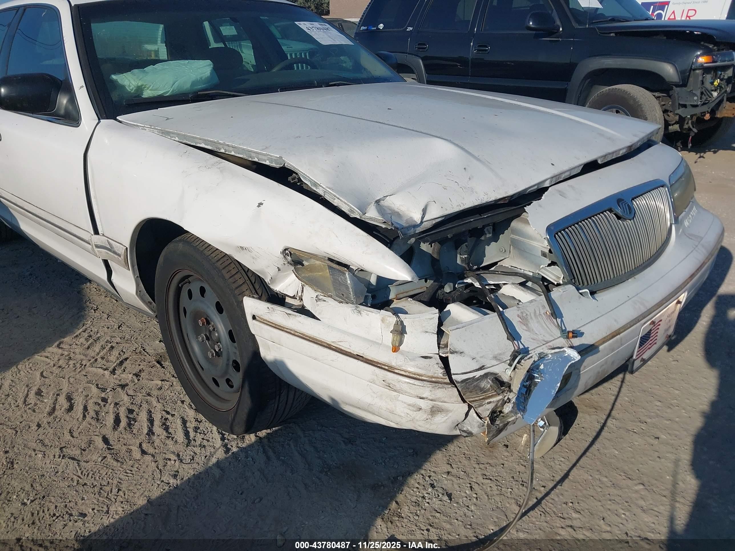 1997 Mercury Grand Marquis Gs White vin: 2MELM74W0VX627572