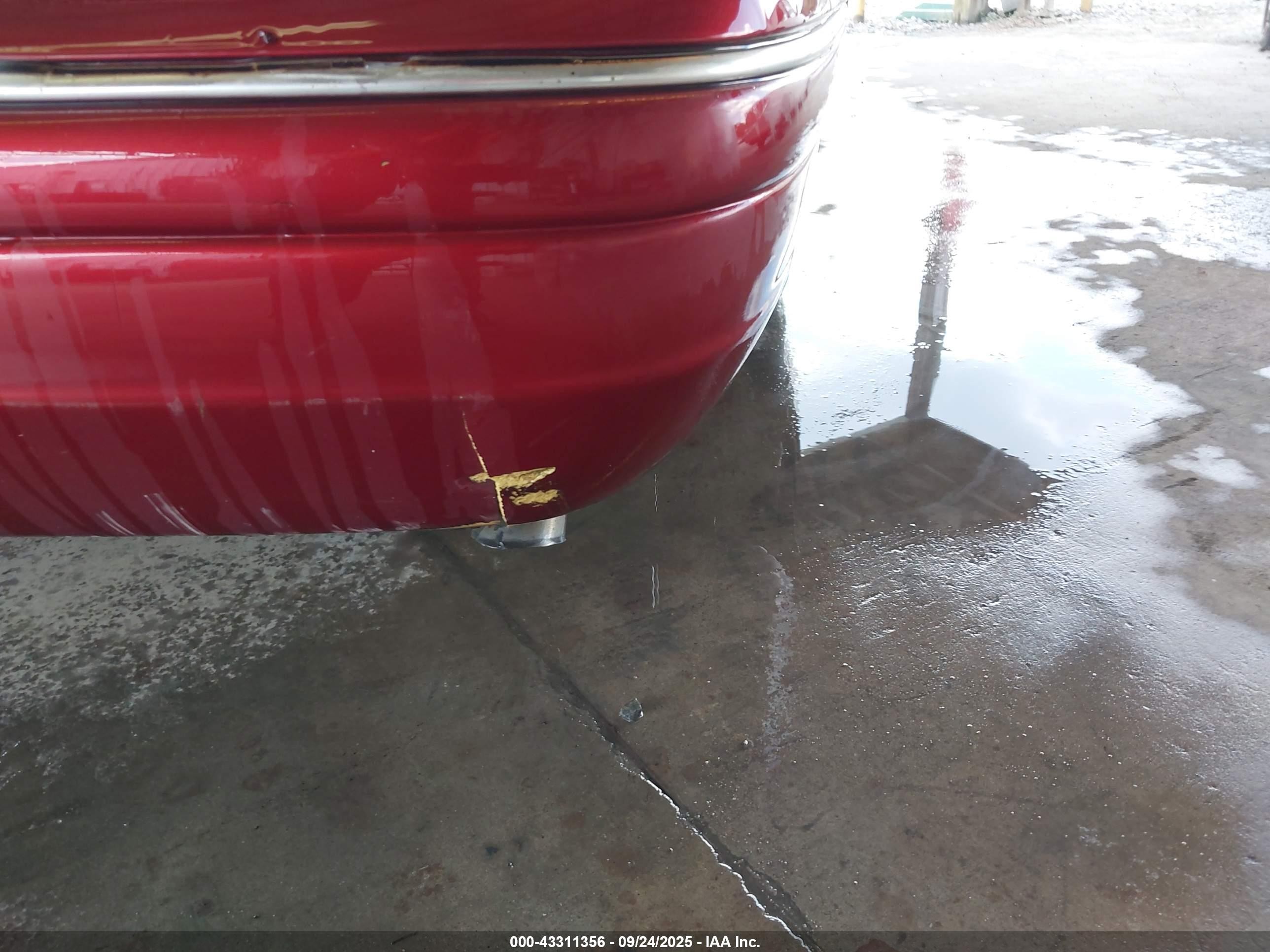 1997 Mercury Grand Marquis Gs Red vin: 2MELM74W0VX665187