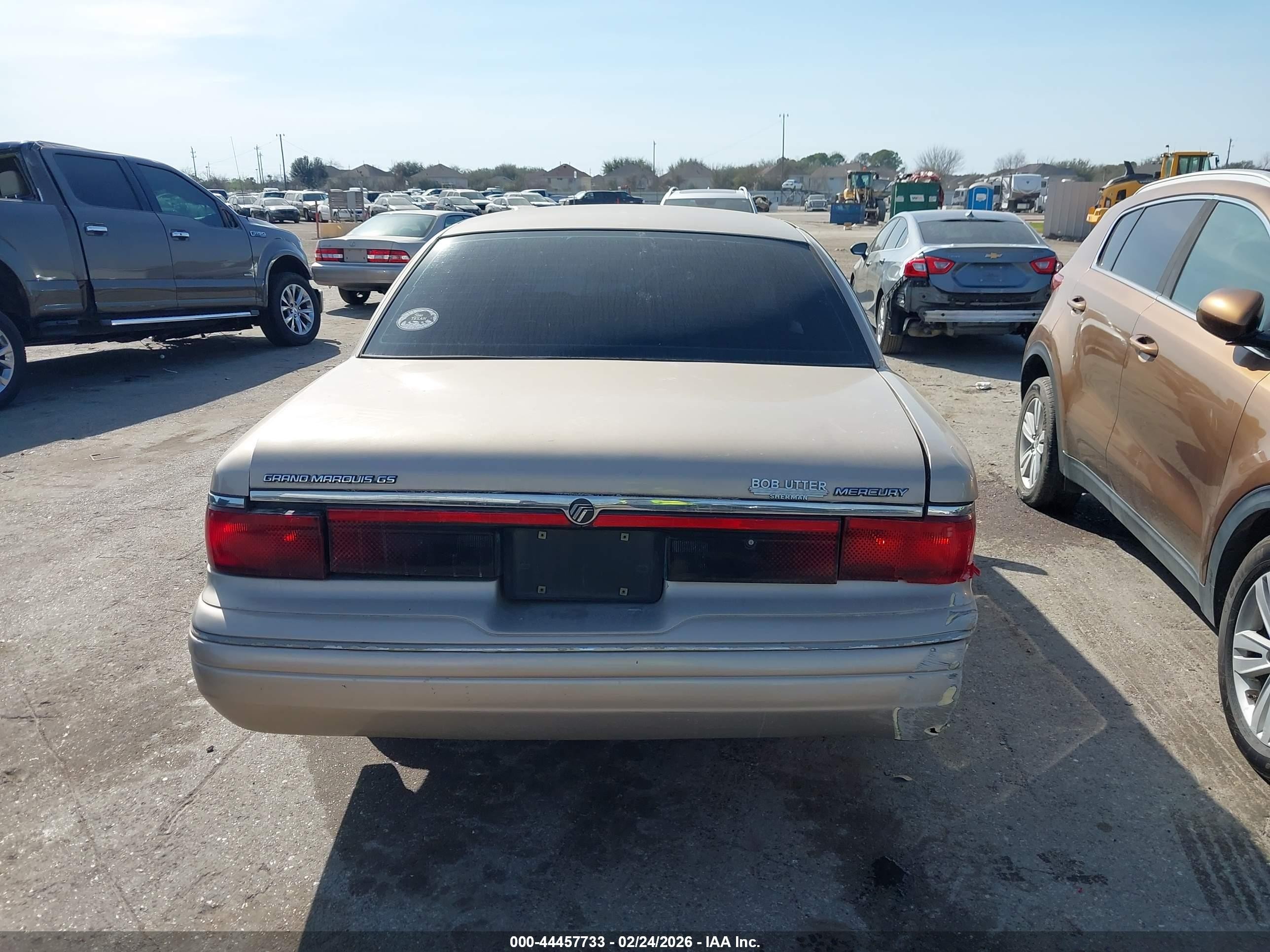 1997 Mercury Grand Marquis Gs Brown vin: 2MELM74W0VX699730