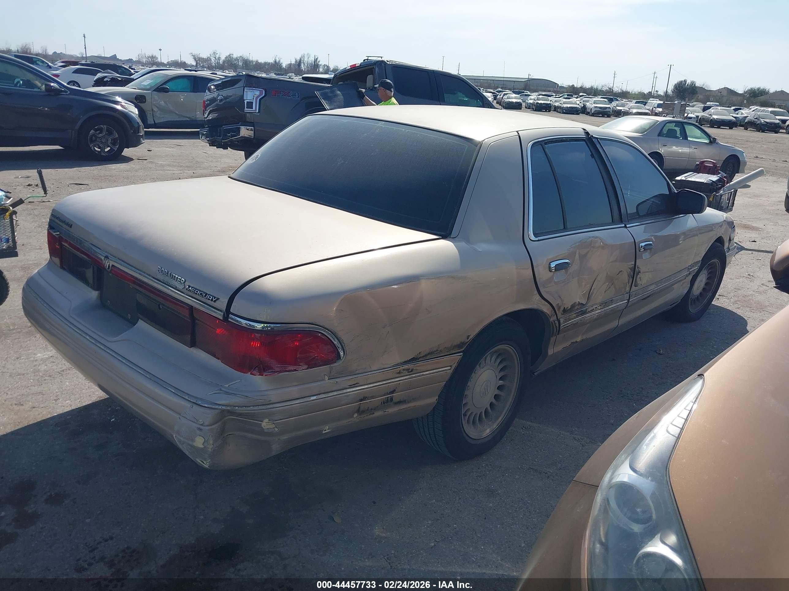 1997 Mercury Grand Marquis Gs Brown vin: 2MELM74W0VX699730