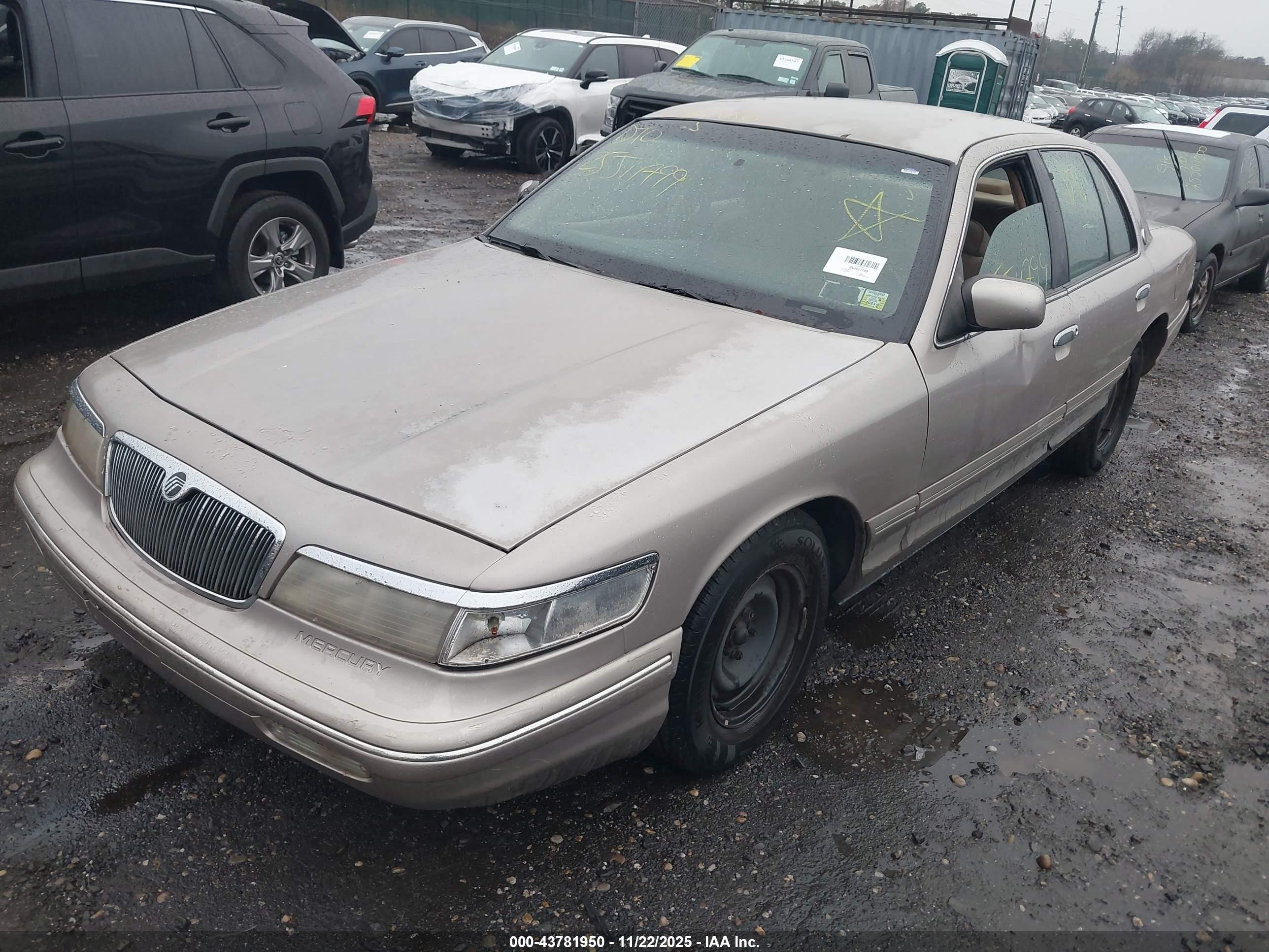 1995 Mercury Grand Marquis Gs Tan vin: 2MELM74W1SX702100