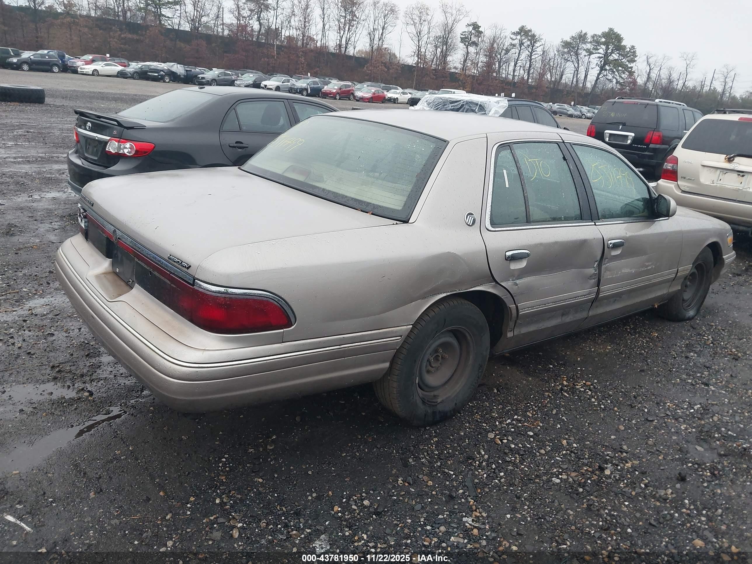 1995 Mercury Grand Marquis Gs Tan vin: 2MELM74W1SX702100