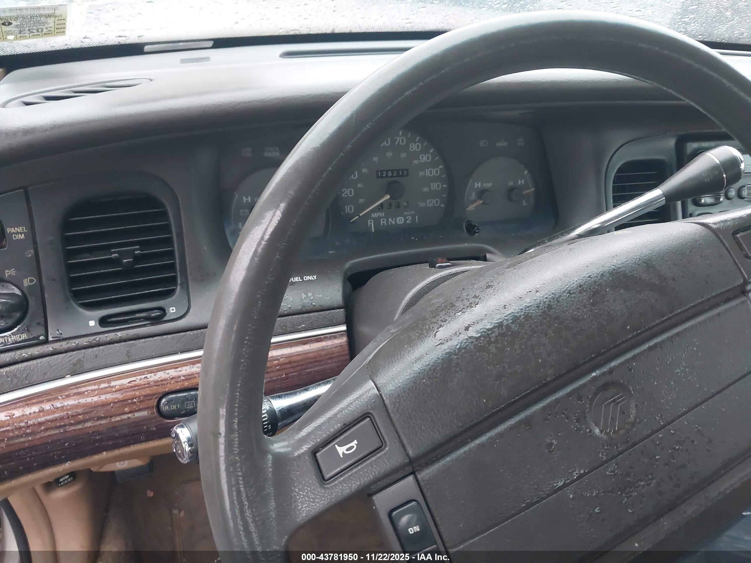 1995 Mercury Grand Marquis Gs Tan vin: 2MELM74W1SX702100