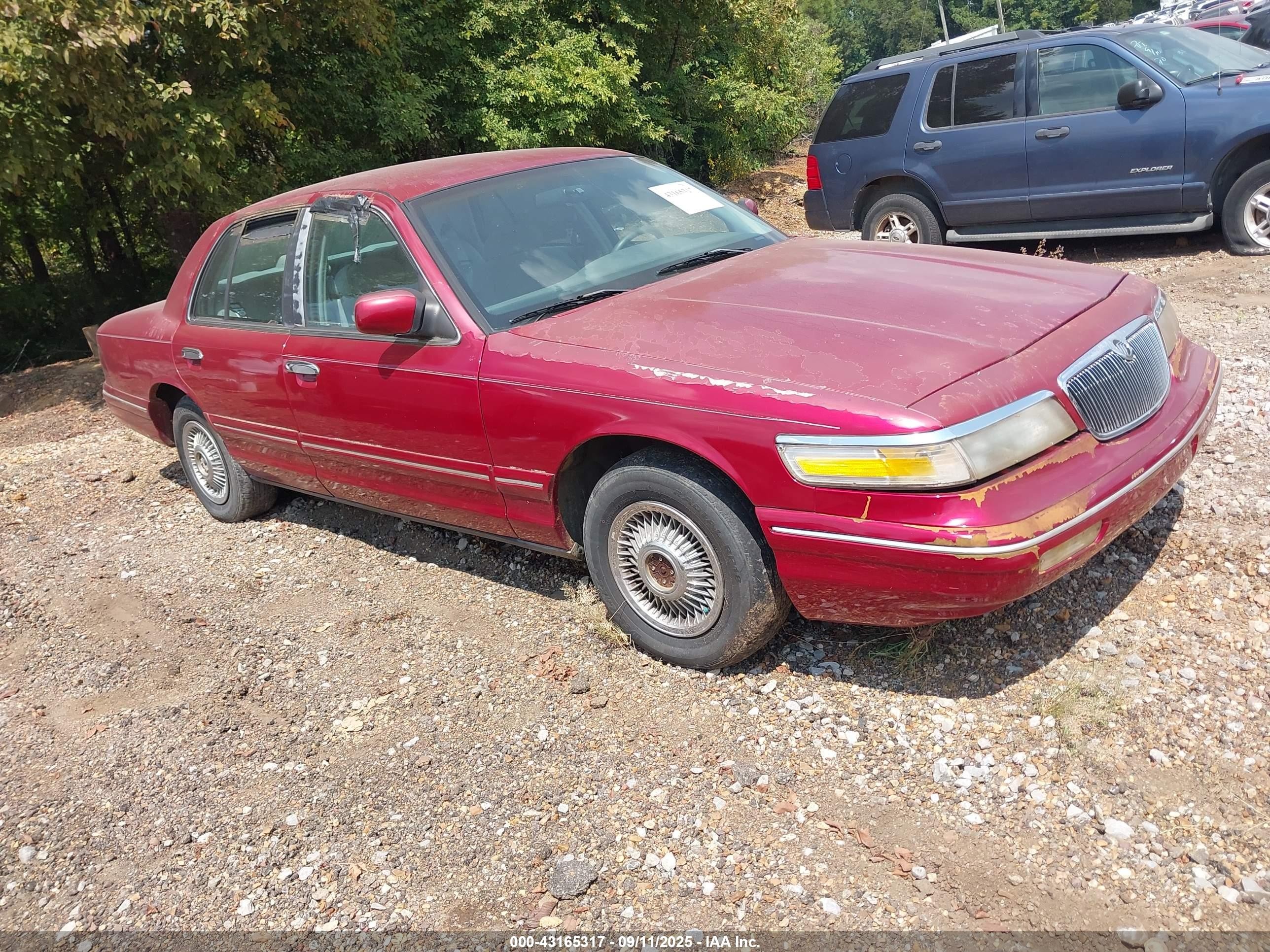 1997 Mercury Grand Marquis Gs Red vin: 2MELM74W1VX628536