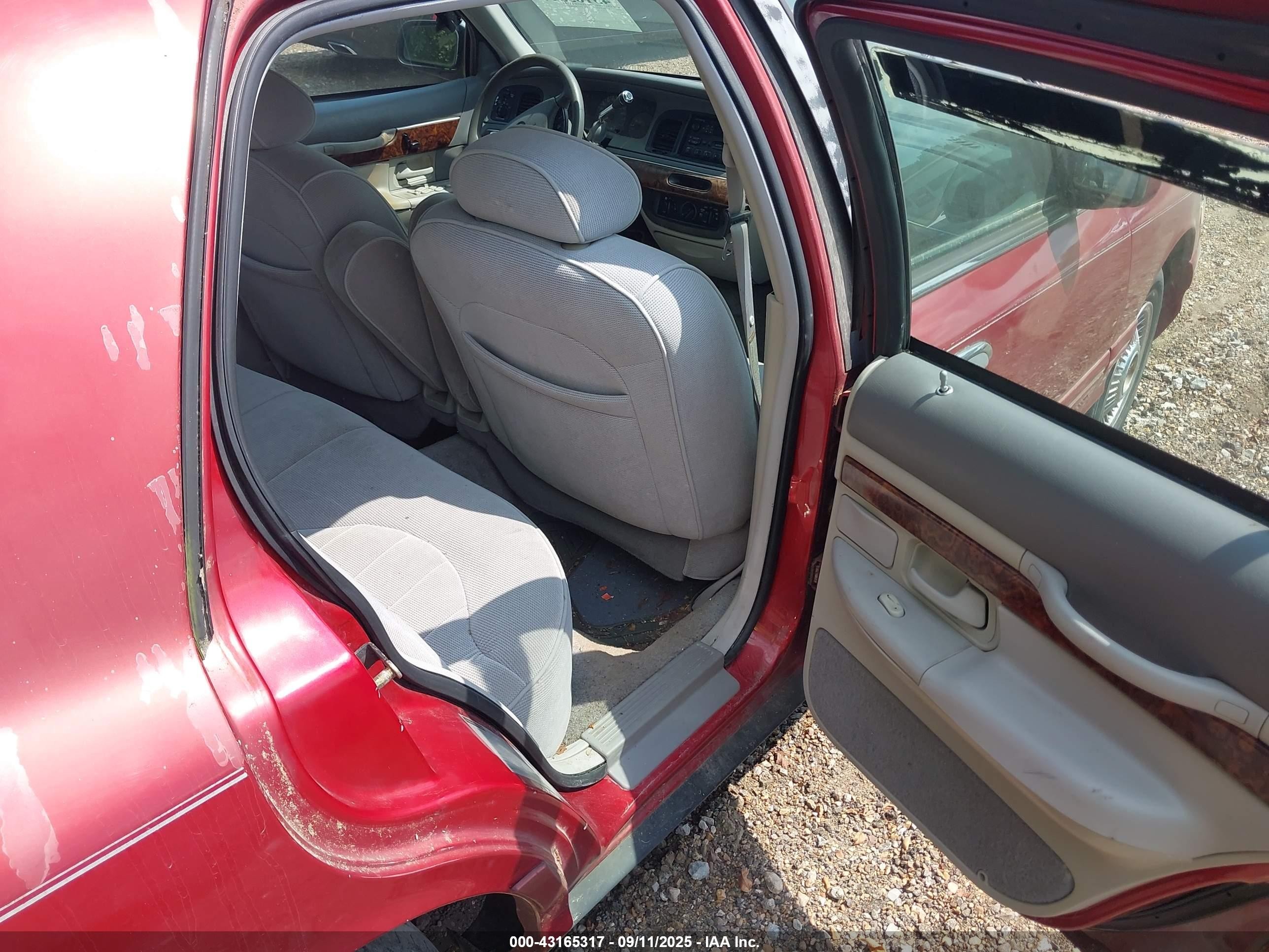 1997 Mercury Grand Marquis Gs Red vin: 2MELM74W1VX628536