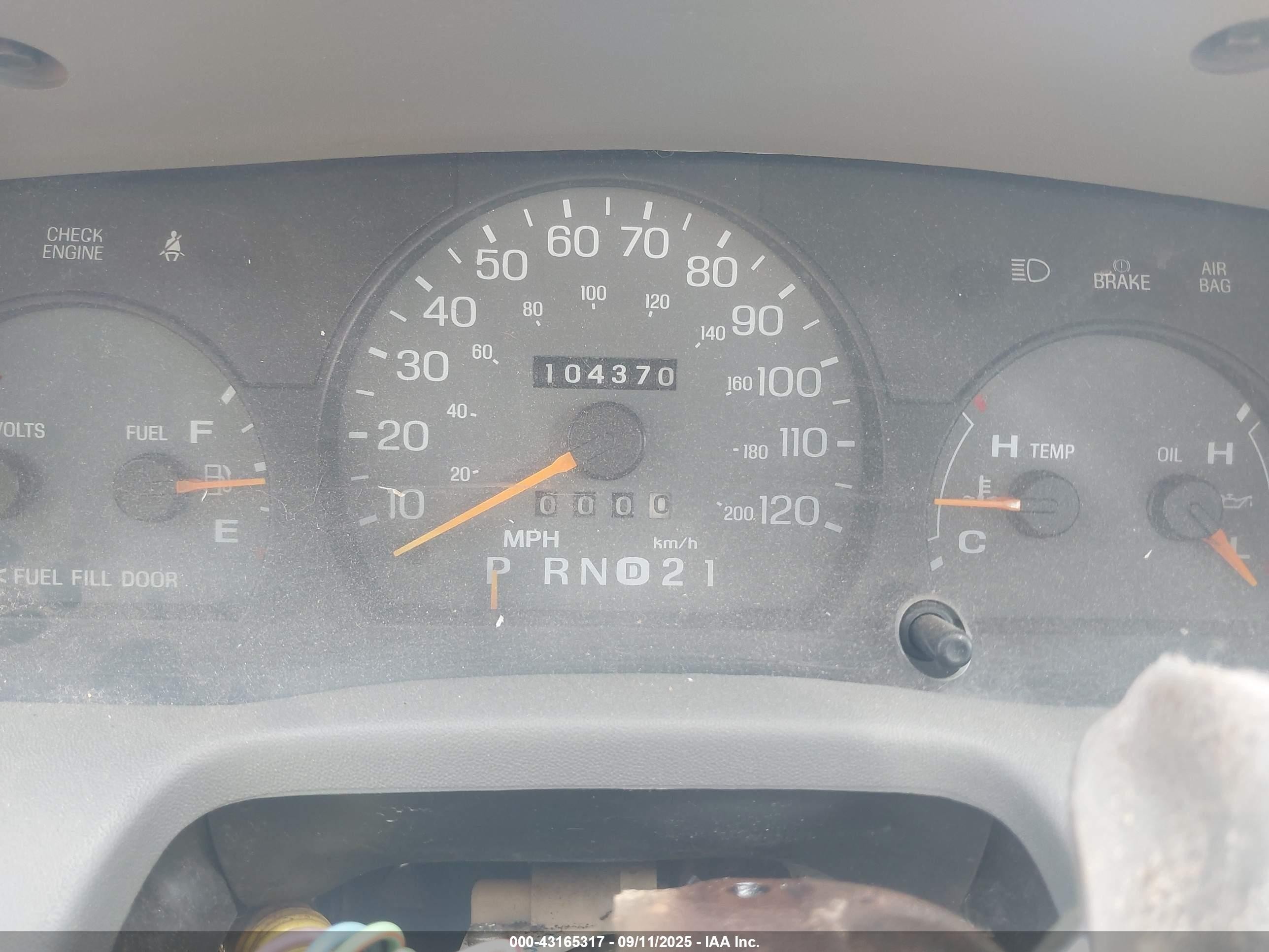1997 Mercury Grand Marquis Gs Red vin: 2MELM74W1VX628536