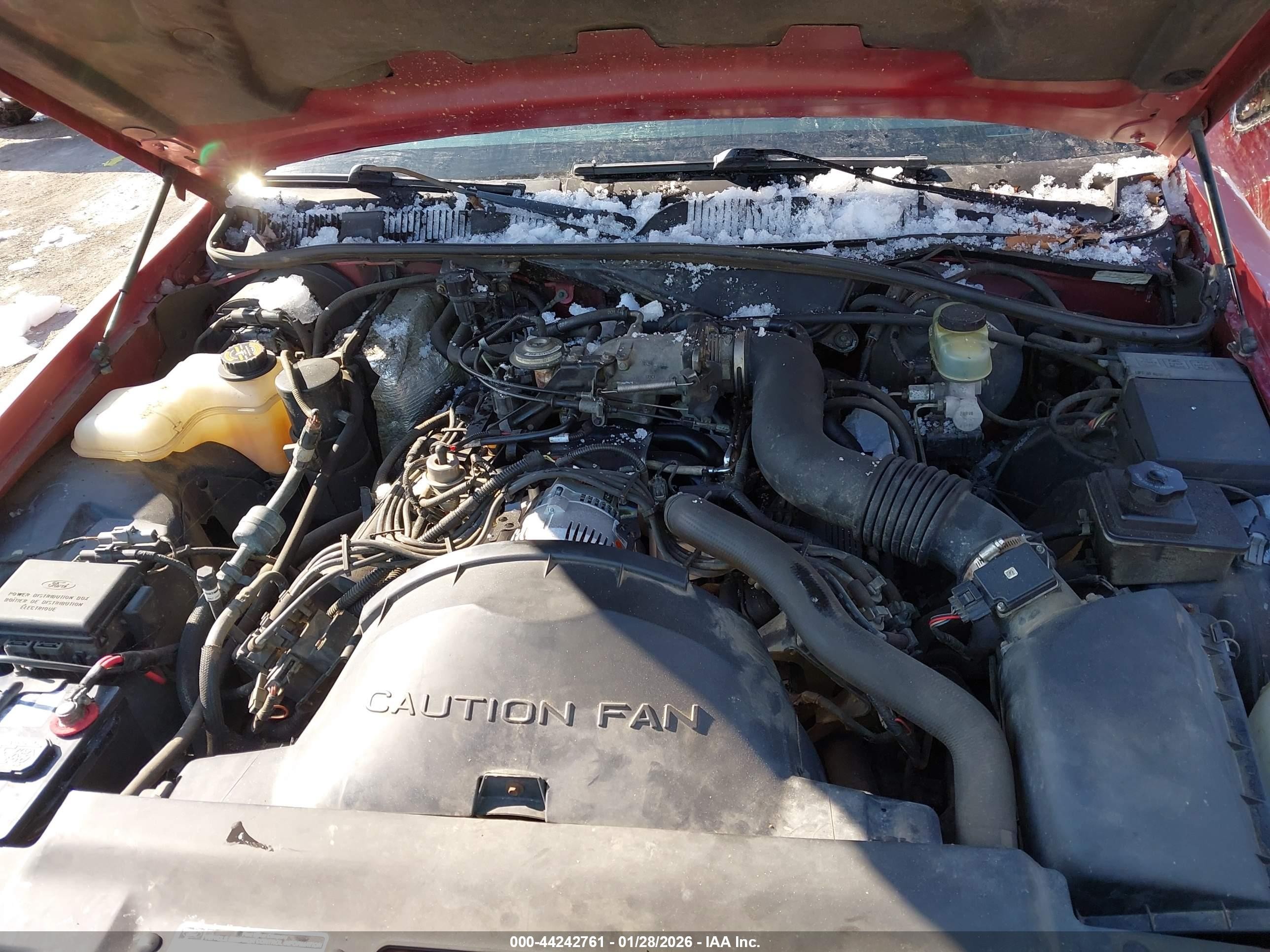 1997 Mercury Grand Marquis Gs Red vin: 2MELM74W2VX741668