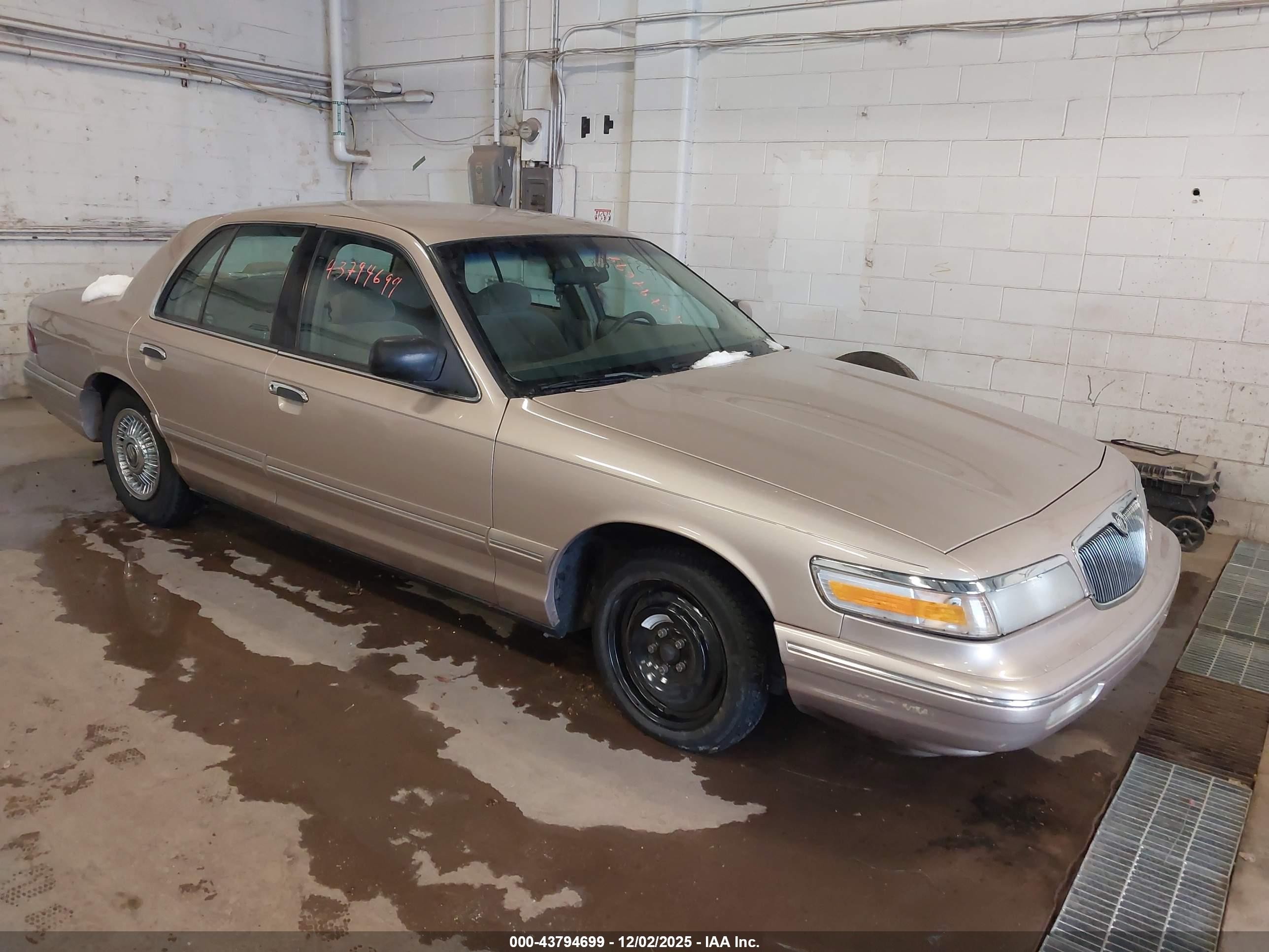 1997 Mercury Grand Marquis Gs Beige vin: 2MELM74W3VX681917