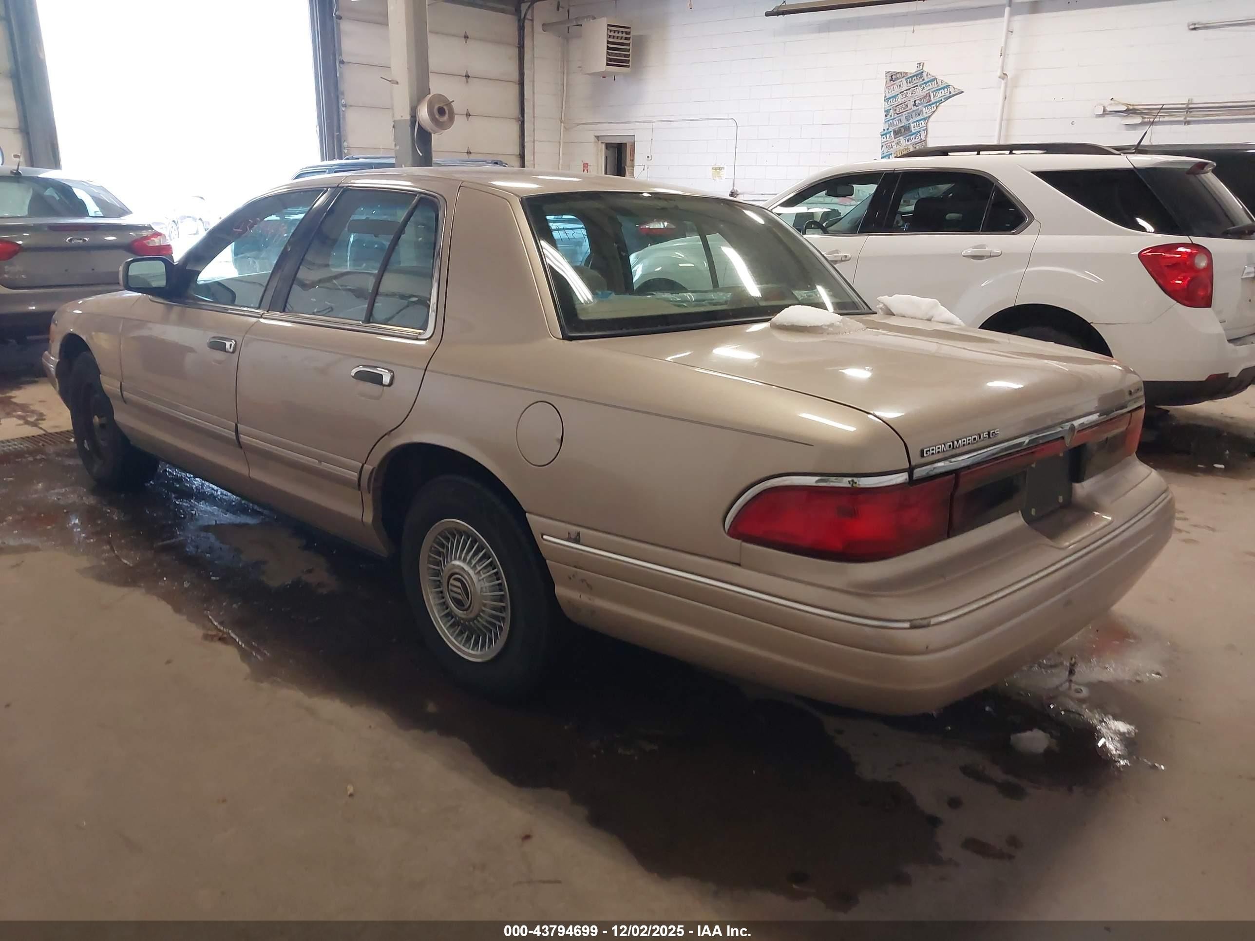 1997 Mercury Grand Marquis Gs Beige vin: 2MELM74W3VX681917