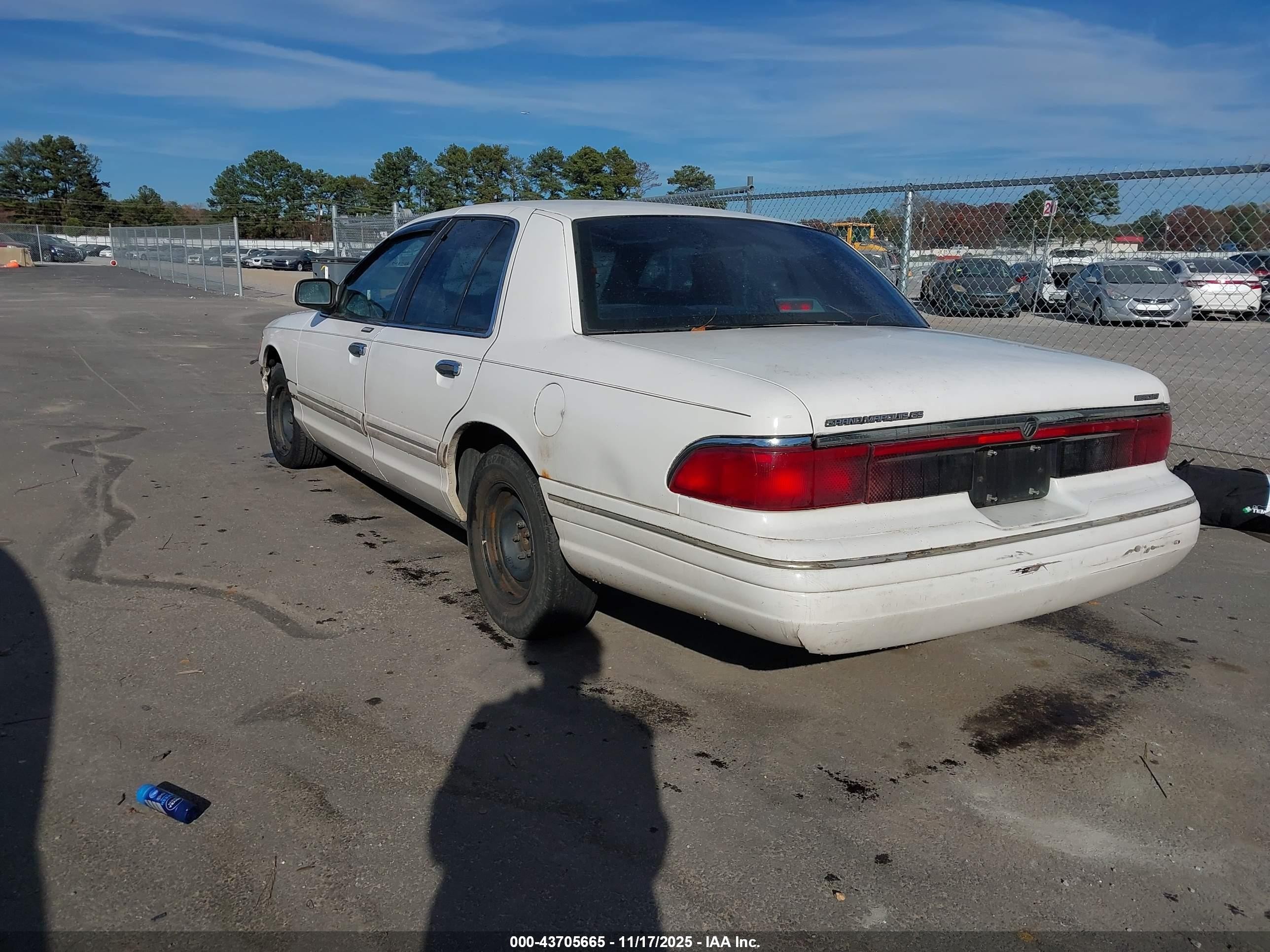 1997 Mercury Grand Marquis Gs White vin: 2MELM74W3VX702622