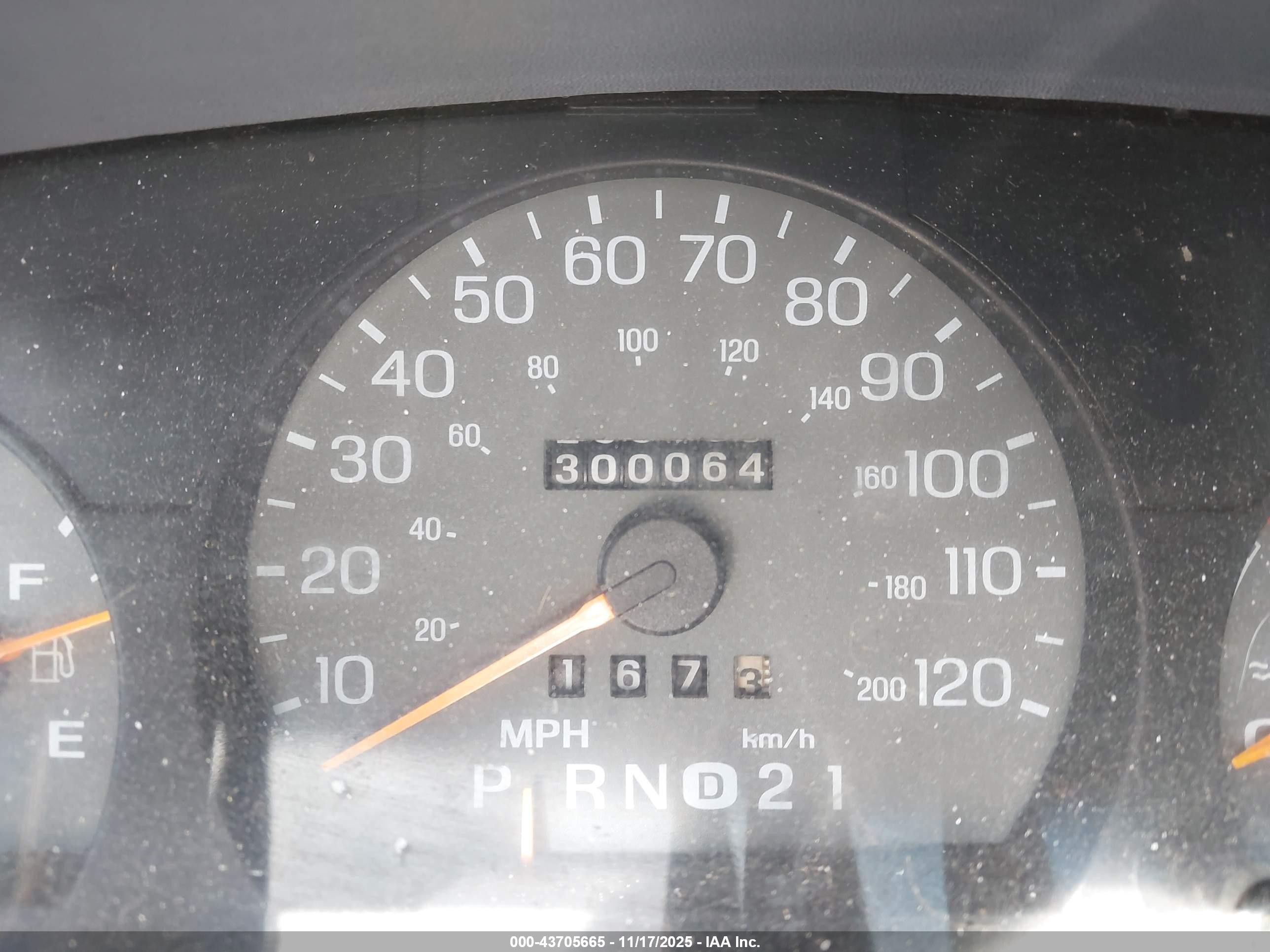 1997 Mercury Grand Marquis Gs White vin: 2MELM74W3VX702622