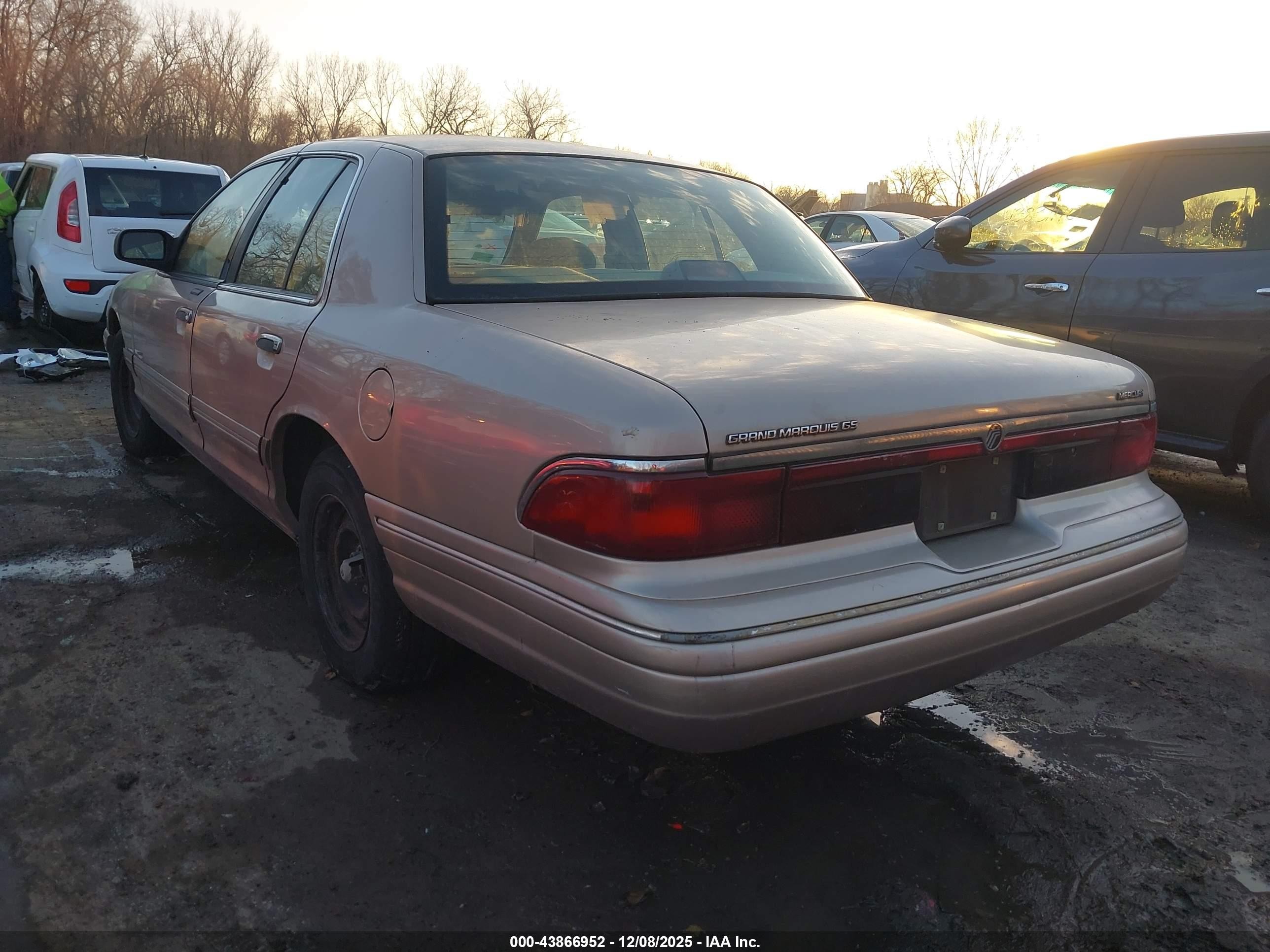 1997 Mercury Grand Marquis Gs Gold vin: 2MELM74W3VX708520