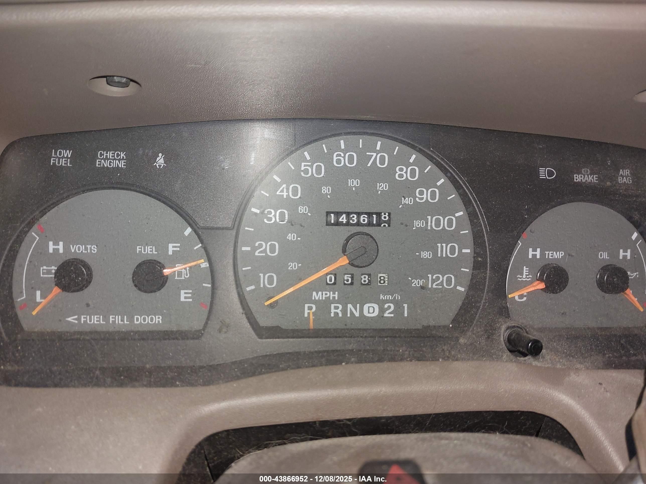 1997 Mercury Grand Marquis Gs Gold vin: 2MELM74W3VX708520