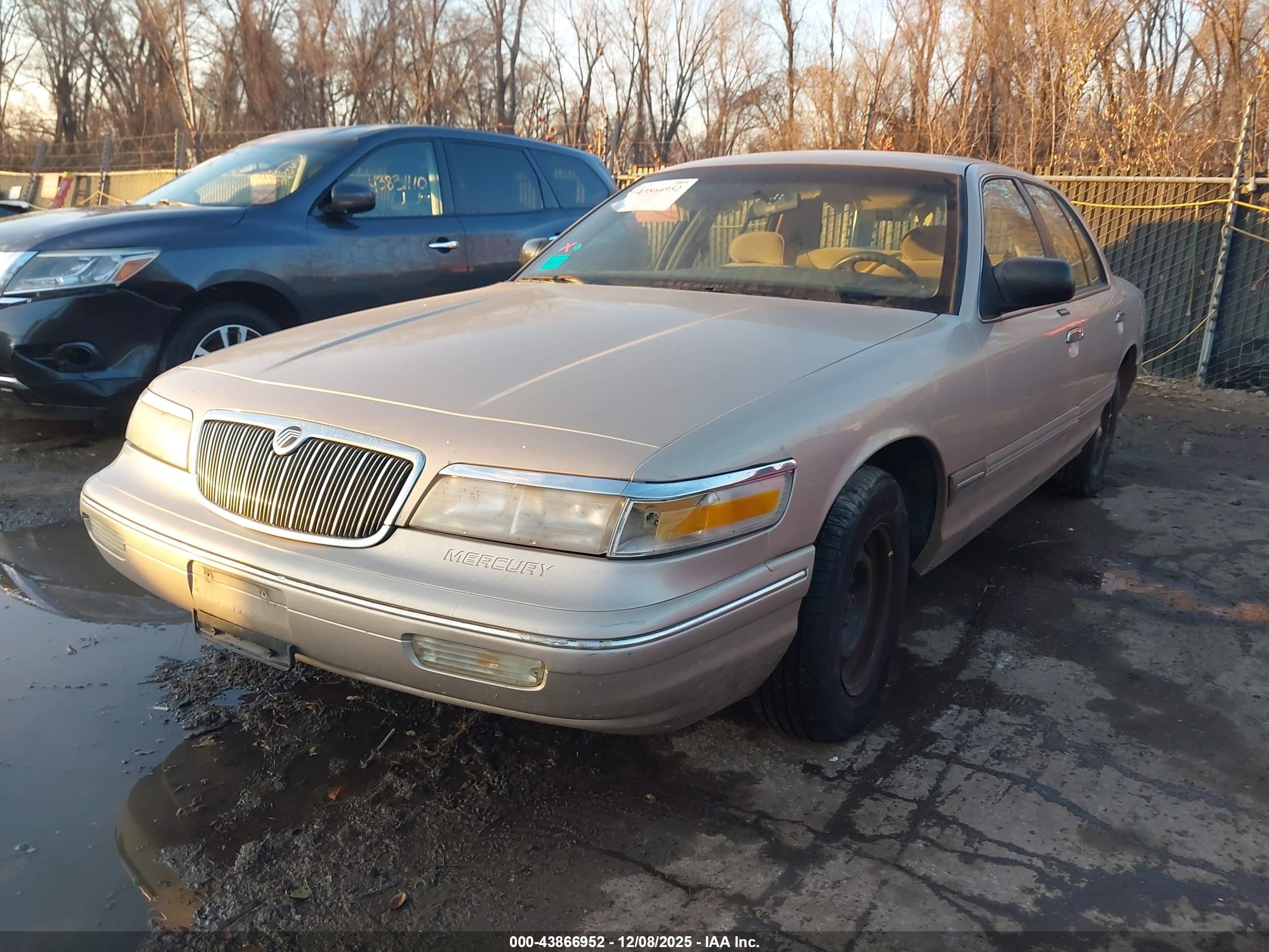 1997 Mercury Grand Marquis Gs Gold vin: 2MELM74W3VX708520