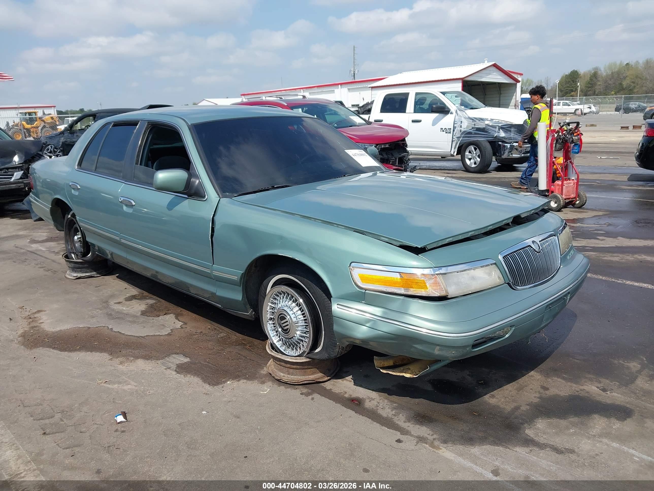 1997 Mercury Grand Marquis Gs Green vin: 2MELM74W5VX607849