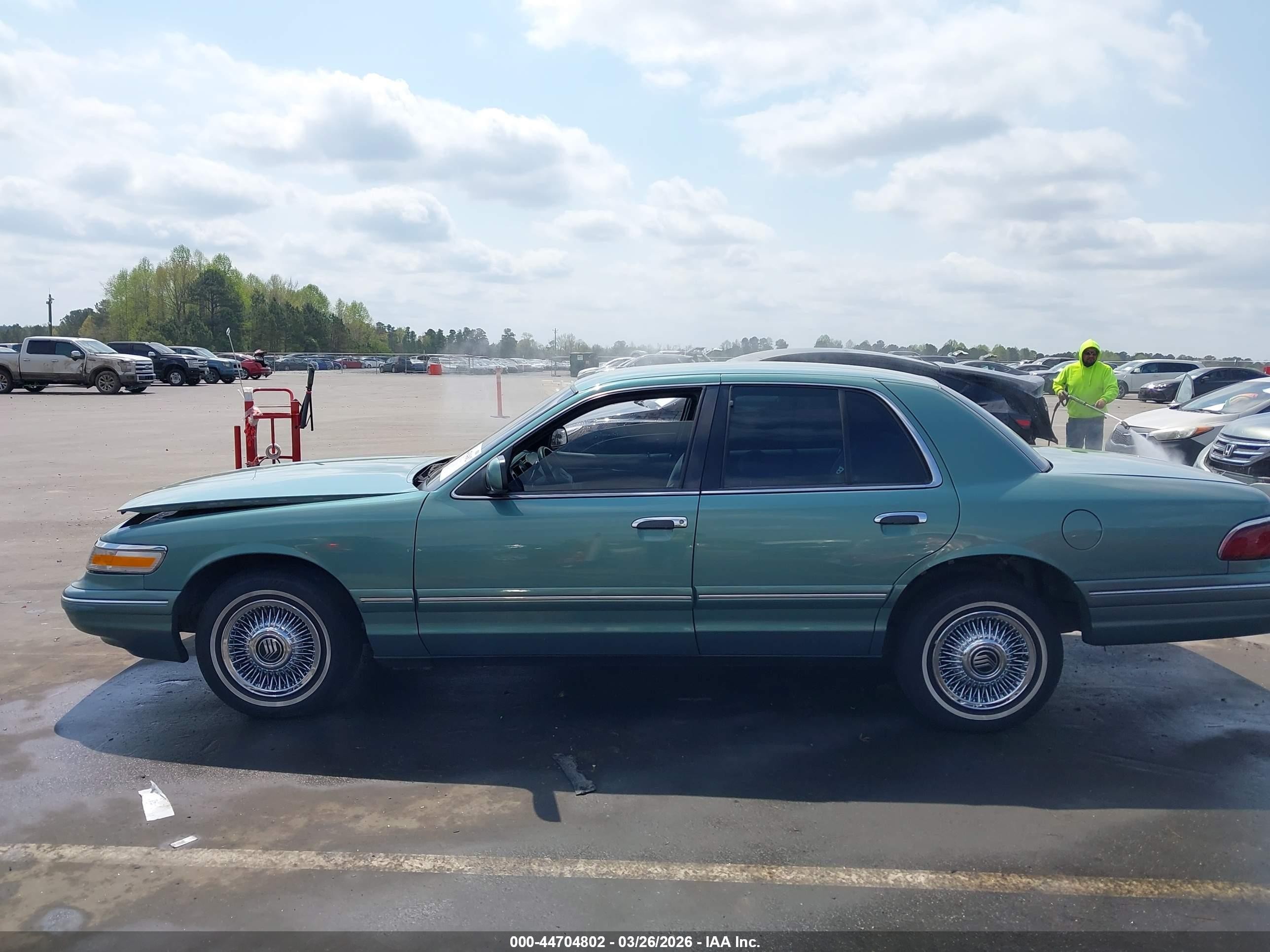 1997 Mercury Grand Marquis Gs Green vin: 2MELM74W5VX607849