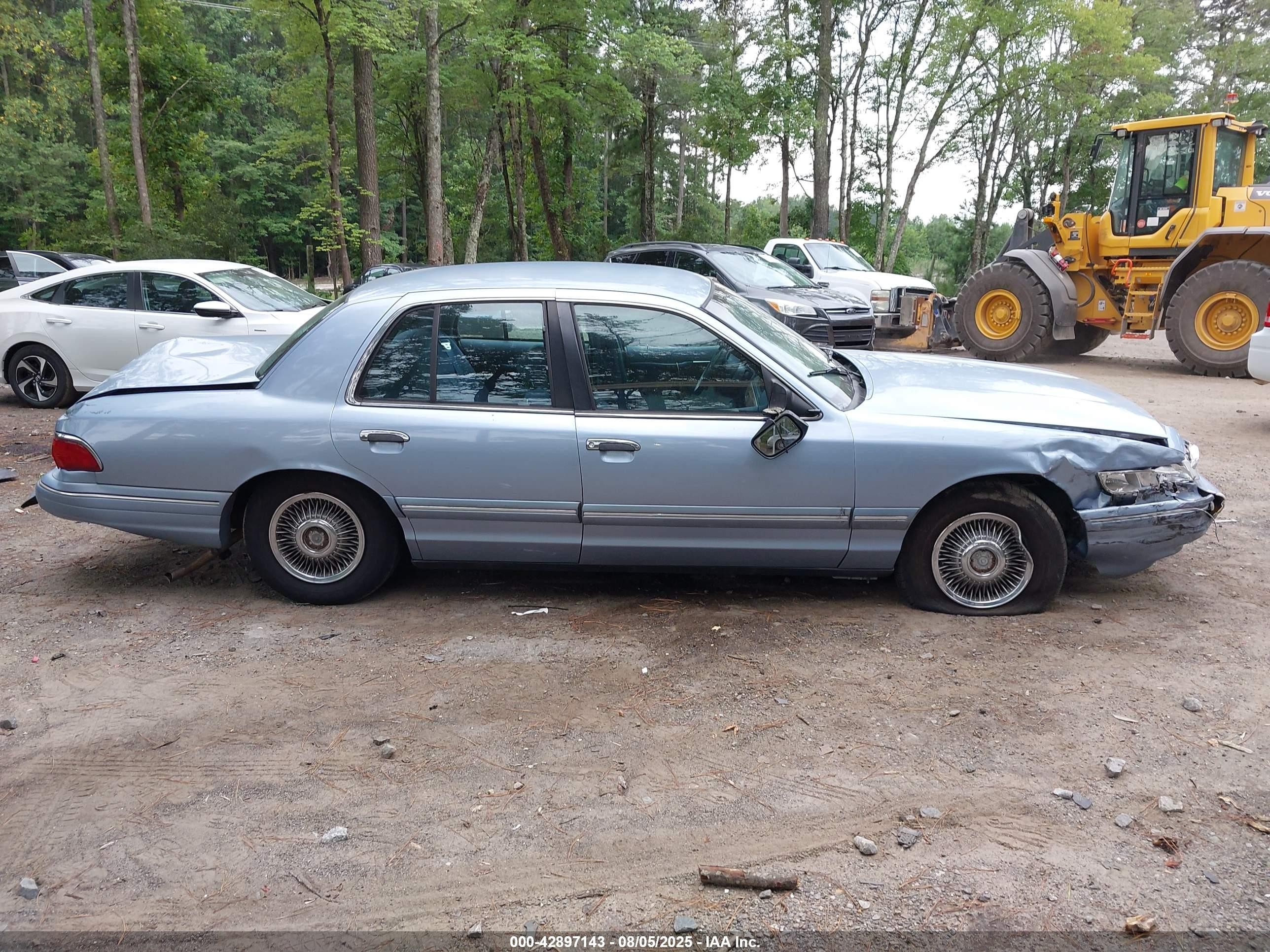 1997 Mercury Grand Marquis Gs Blue vin: 2MELM74W5VX736402