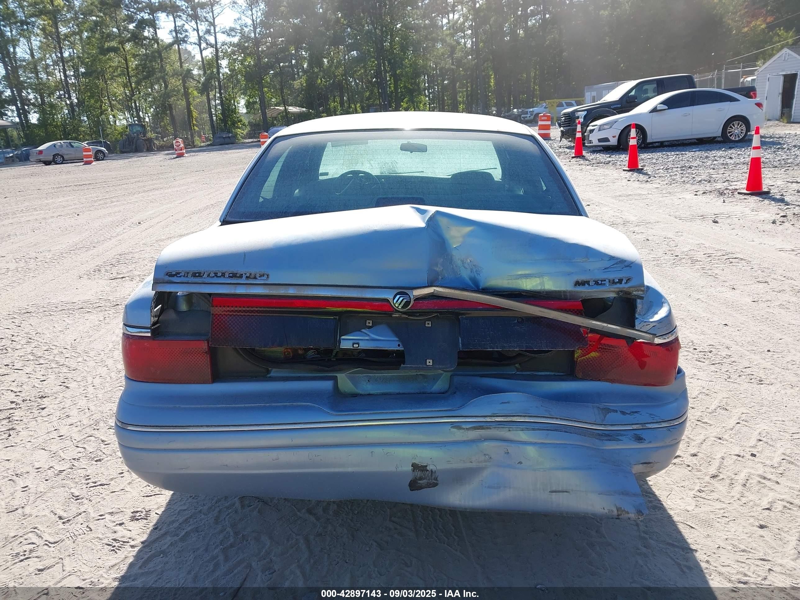 1997 Mercury Grand Marquis Gs Blue vin: 2MELM74W5VX736402