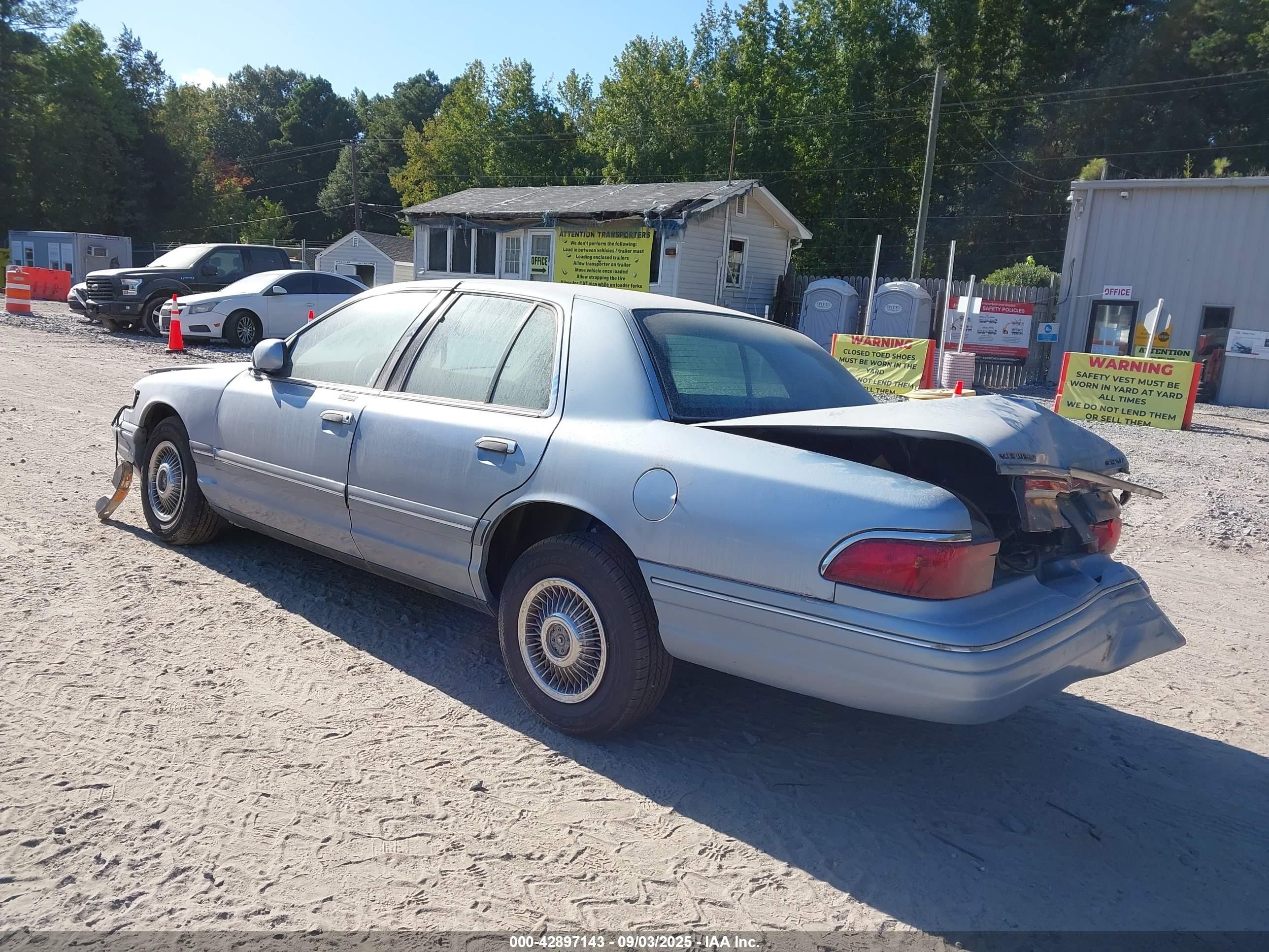 1997 Mercury Grand Marquis Gs Blue vin: 2MELM74W5VX736402