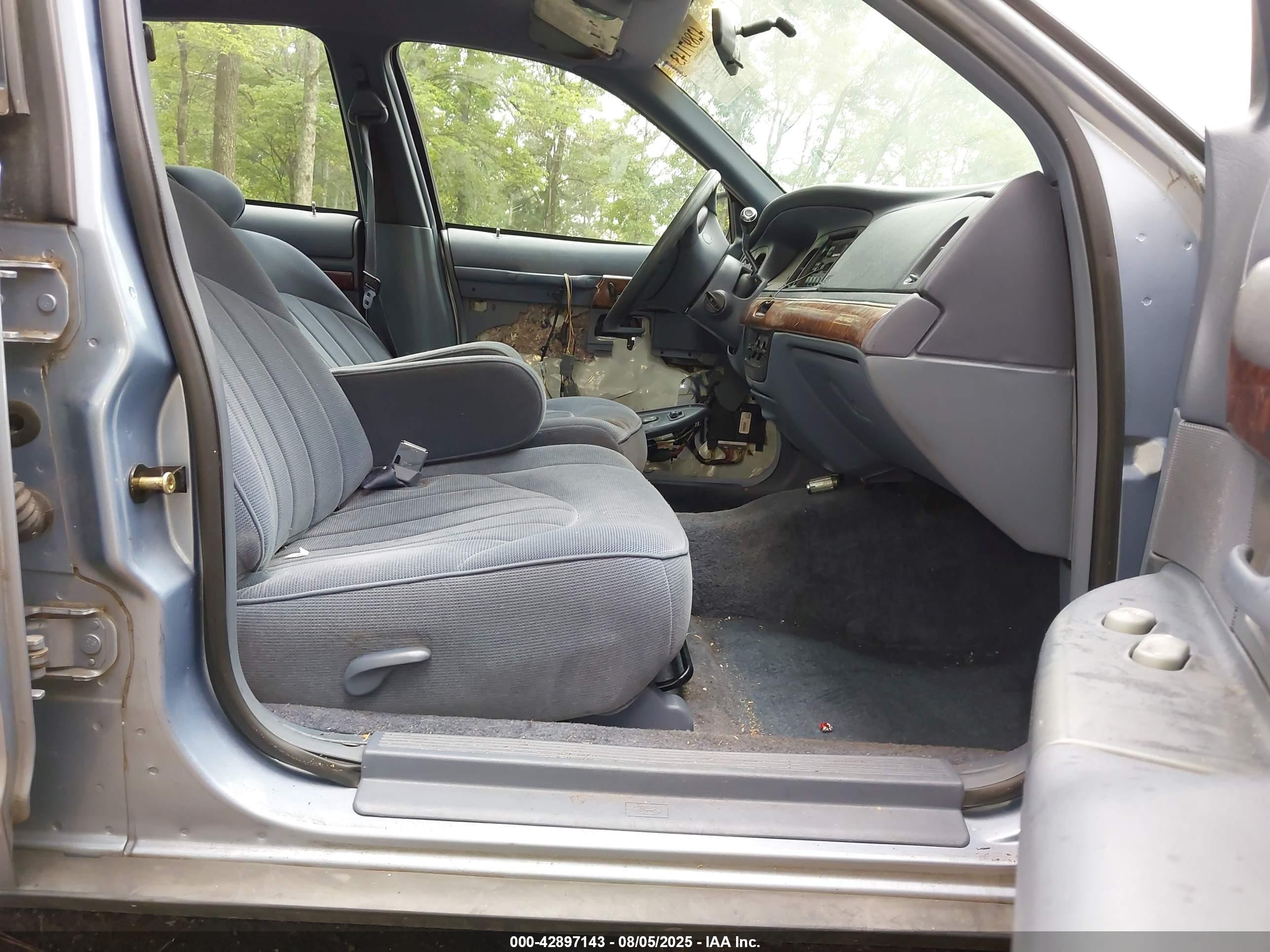 1997 Mercury Grand Marquis Gs Blue vin: 2MELM74W5VX736402