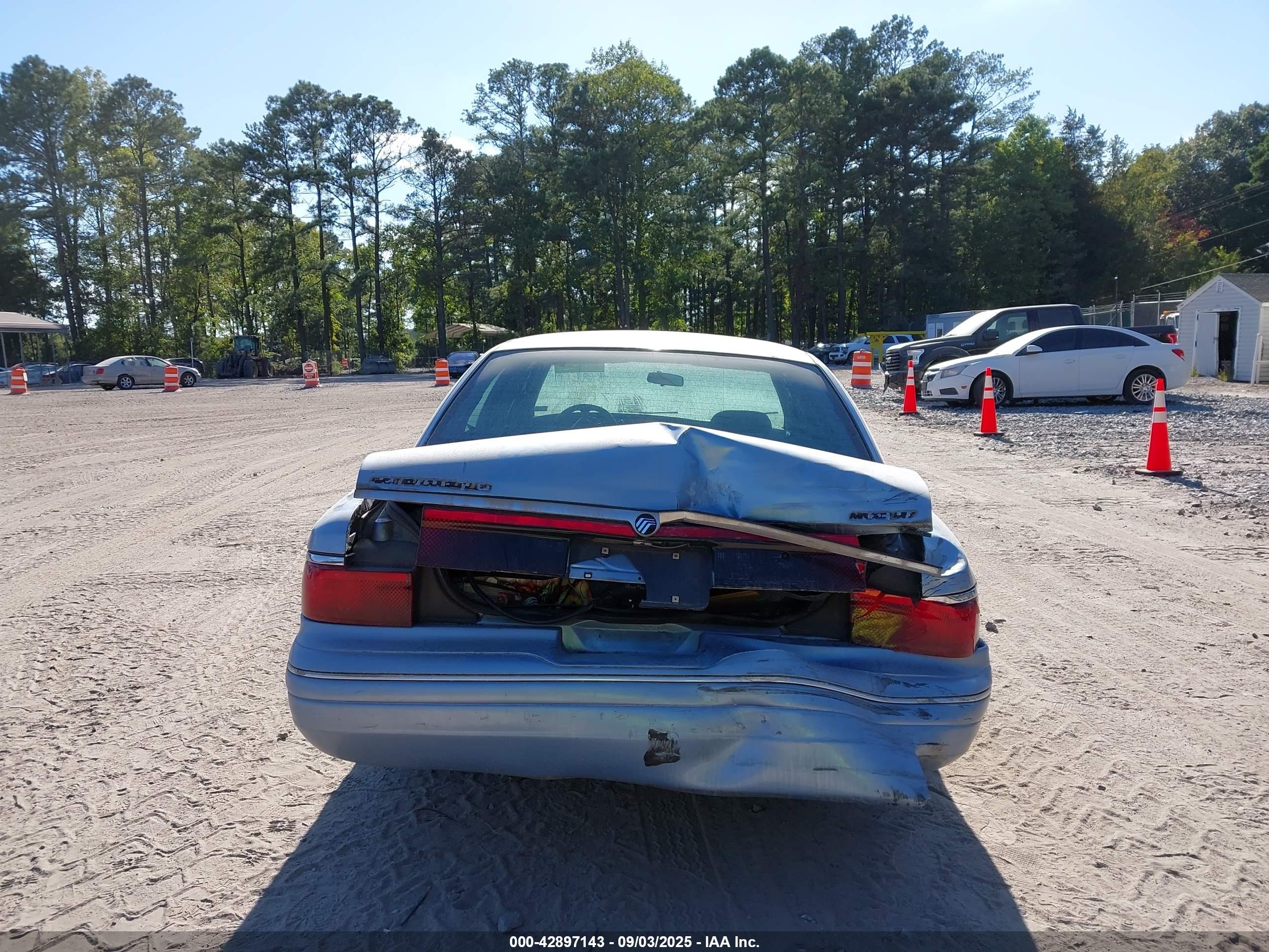 1997 Mercury Grand Marquis Gs Blue vin: 2MELM74W5VX736402