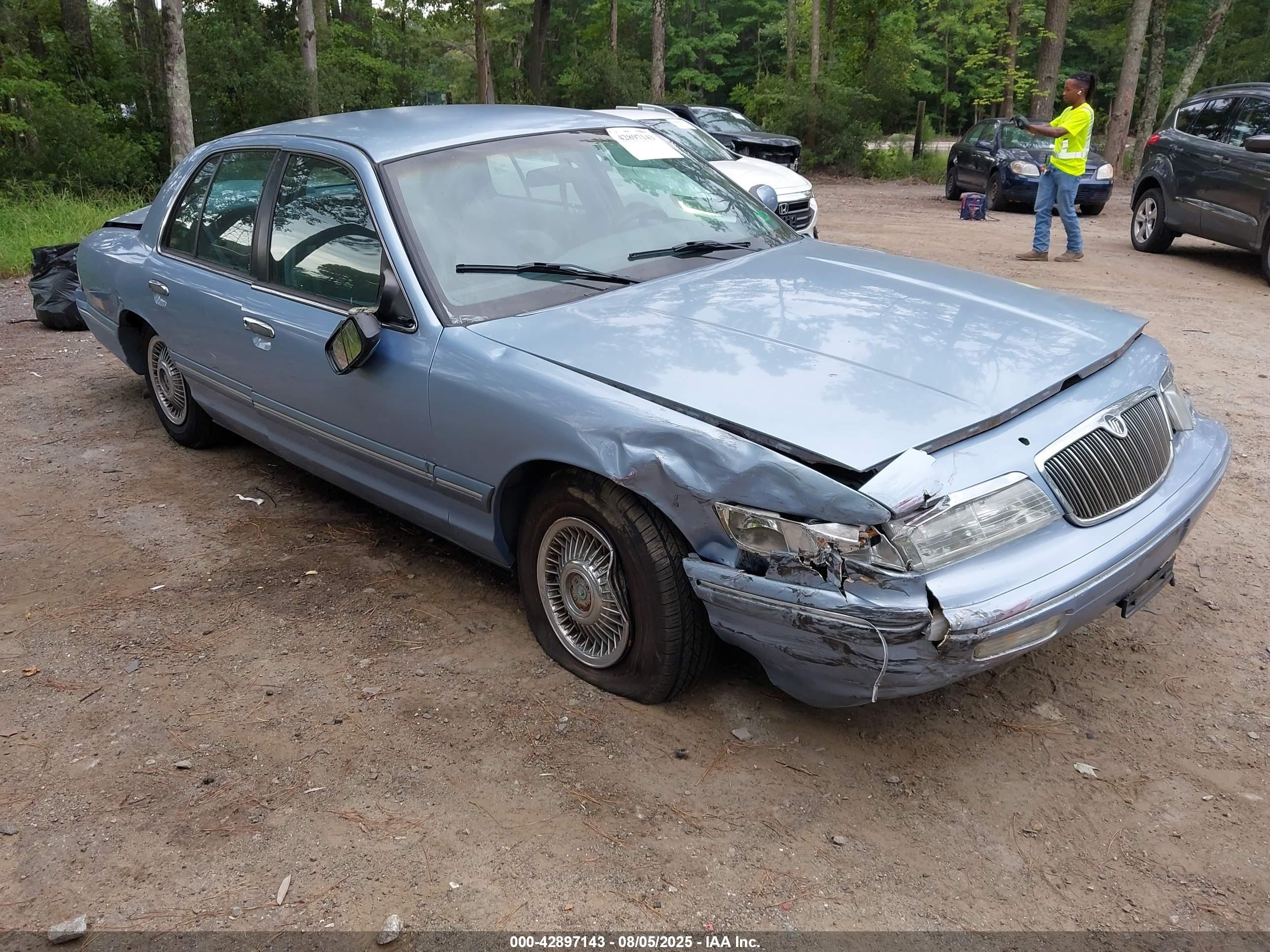 1997 Mercury Grand Marquis Gs Blue vin: 2MELM74W5VX736402