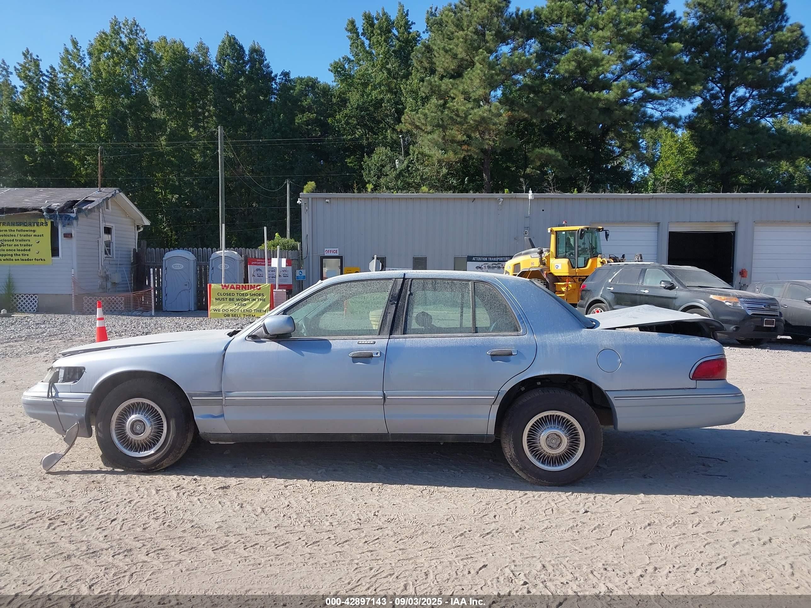 1997 Mercury Grand Marquis Gs Blue vin: 2MELM74W5VX736402