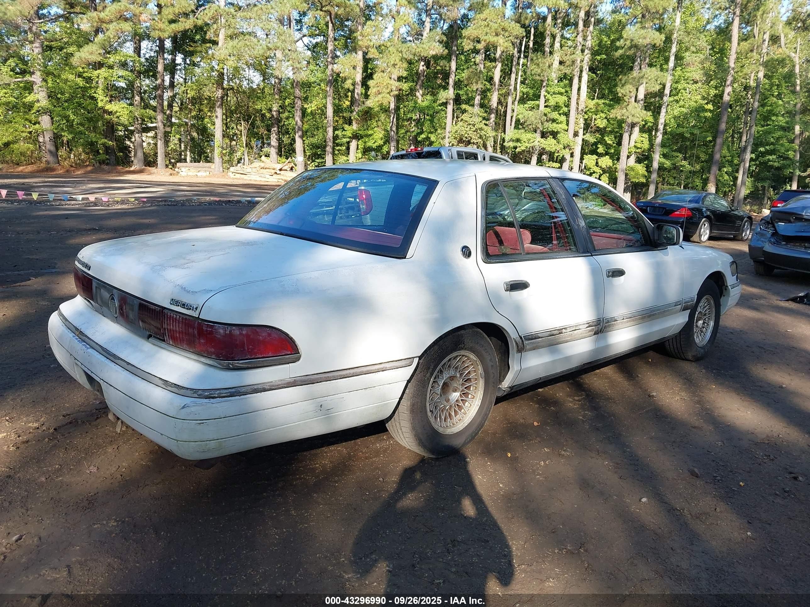 1993 Mercury Grand Marquis Gs White vin: 2MELM74W7PX682829