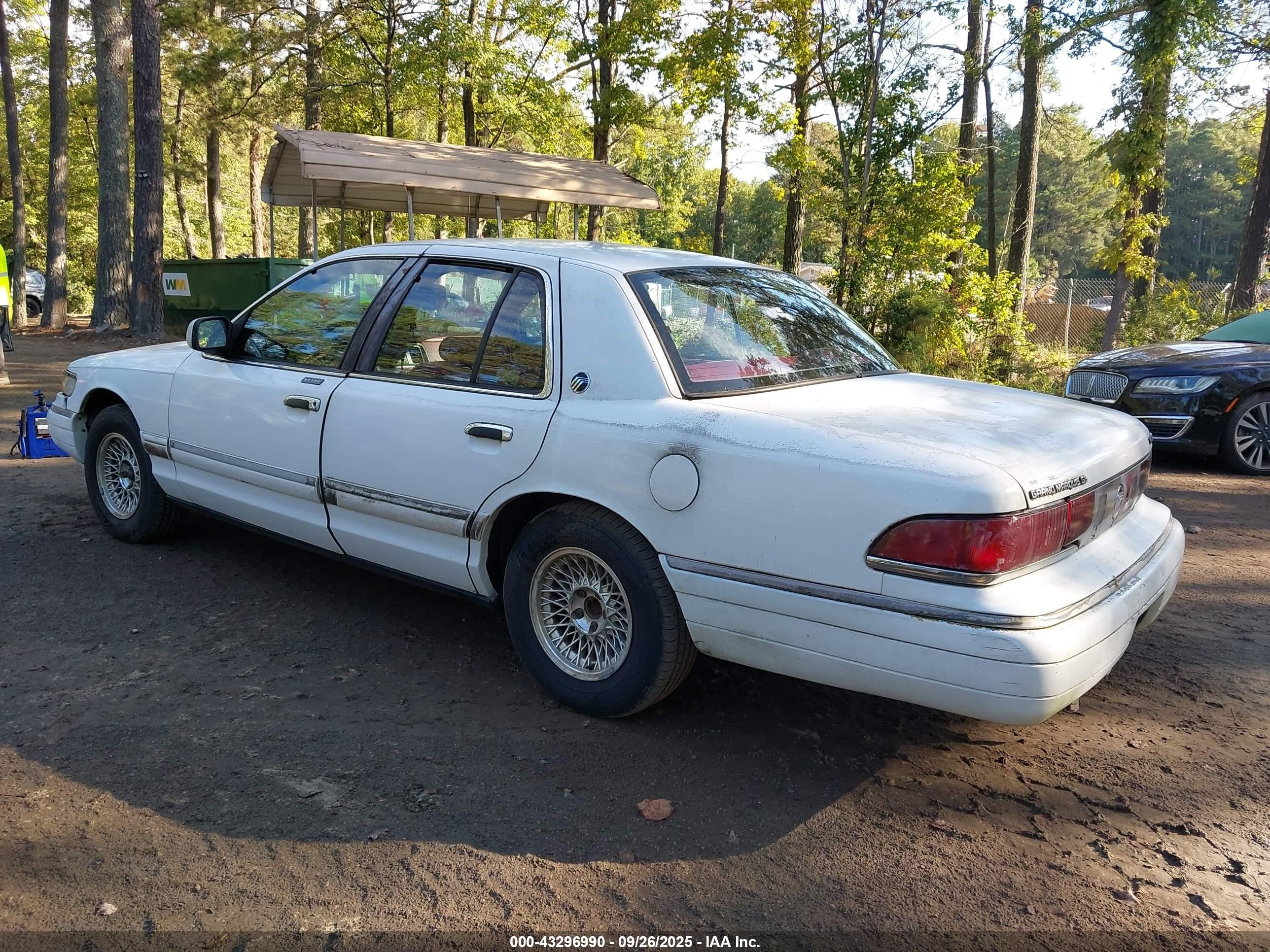 1993 Mercury Grand Marquis Gs White vin: 2MELM74W7PX682829