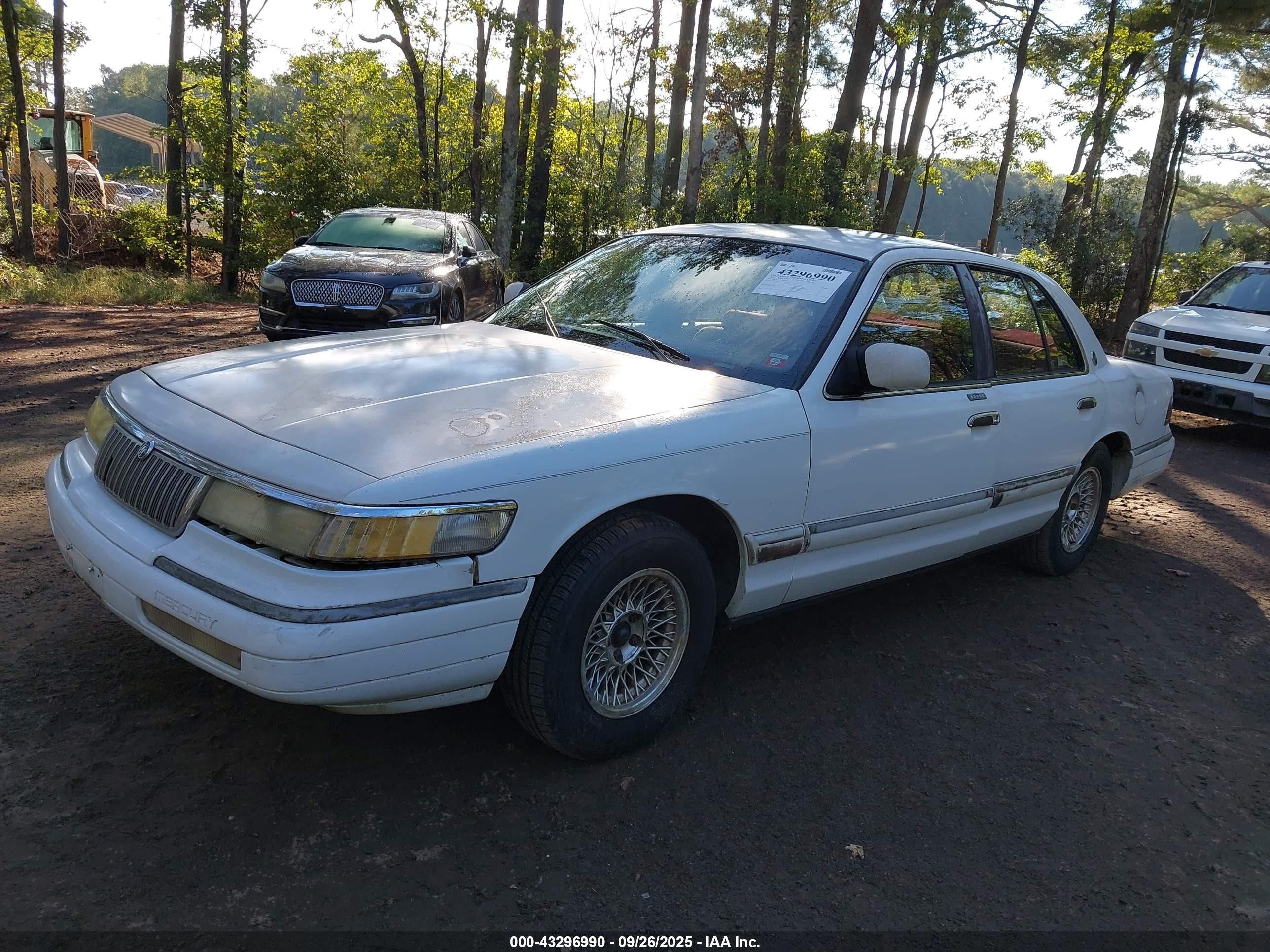 1993 Mercury Grand Marquis Gs White vin: 2MELM74W7PX682829