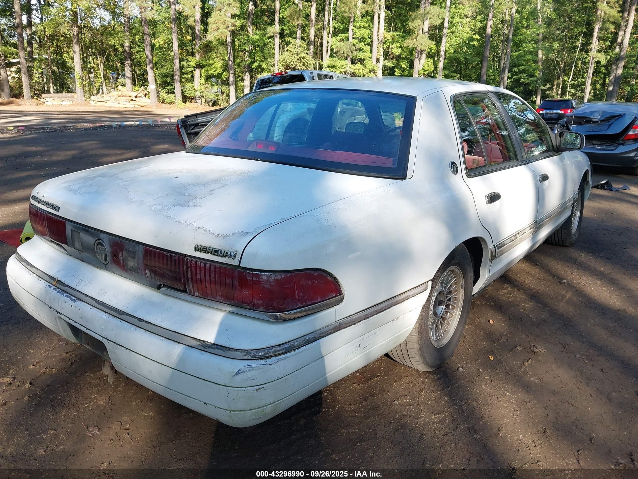 1993 Mercury Grand Marquis Gs White vin: 2MELM74W7PX682829