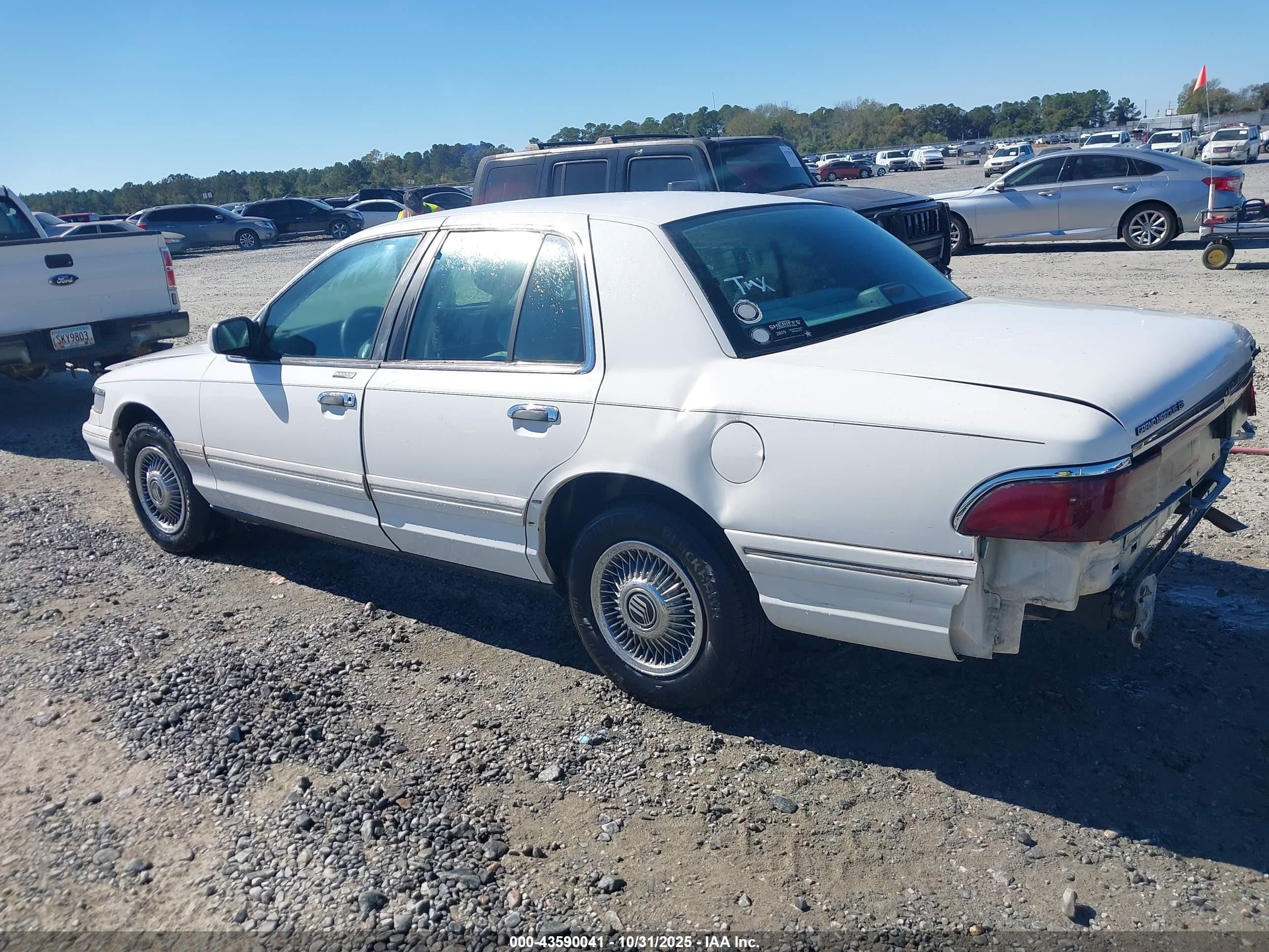 1997 Mercury Grand Marquis Gs White vin: 2MELM74W8VX629487