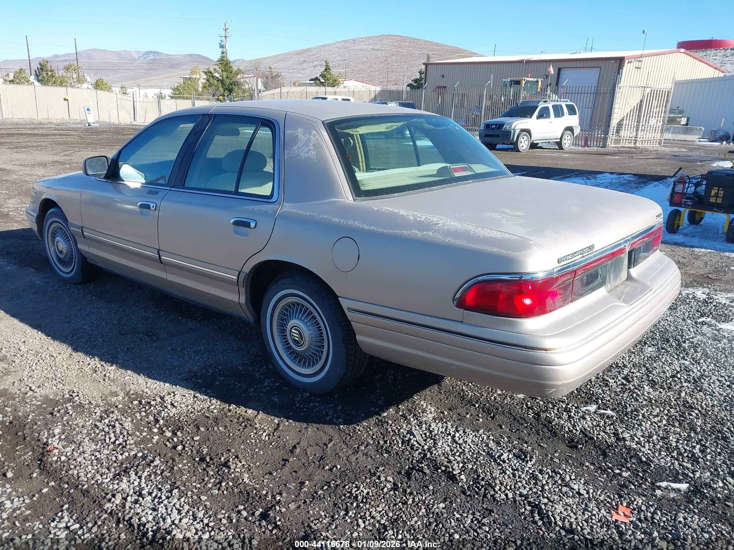 1997 Mercury Grand Marquis Gs Brown vin: 2MELM74W8VX666202