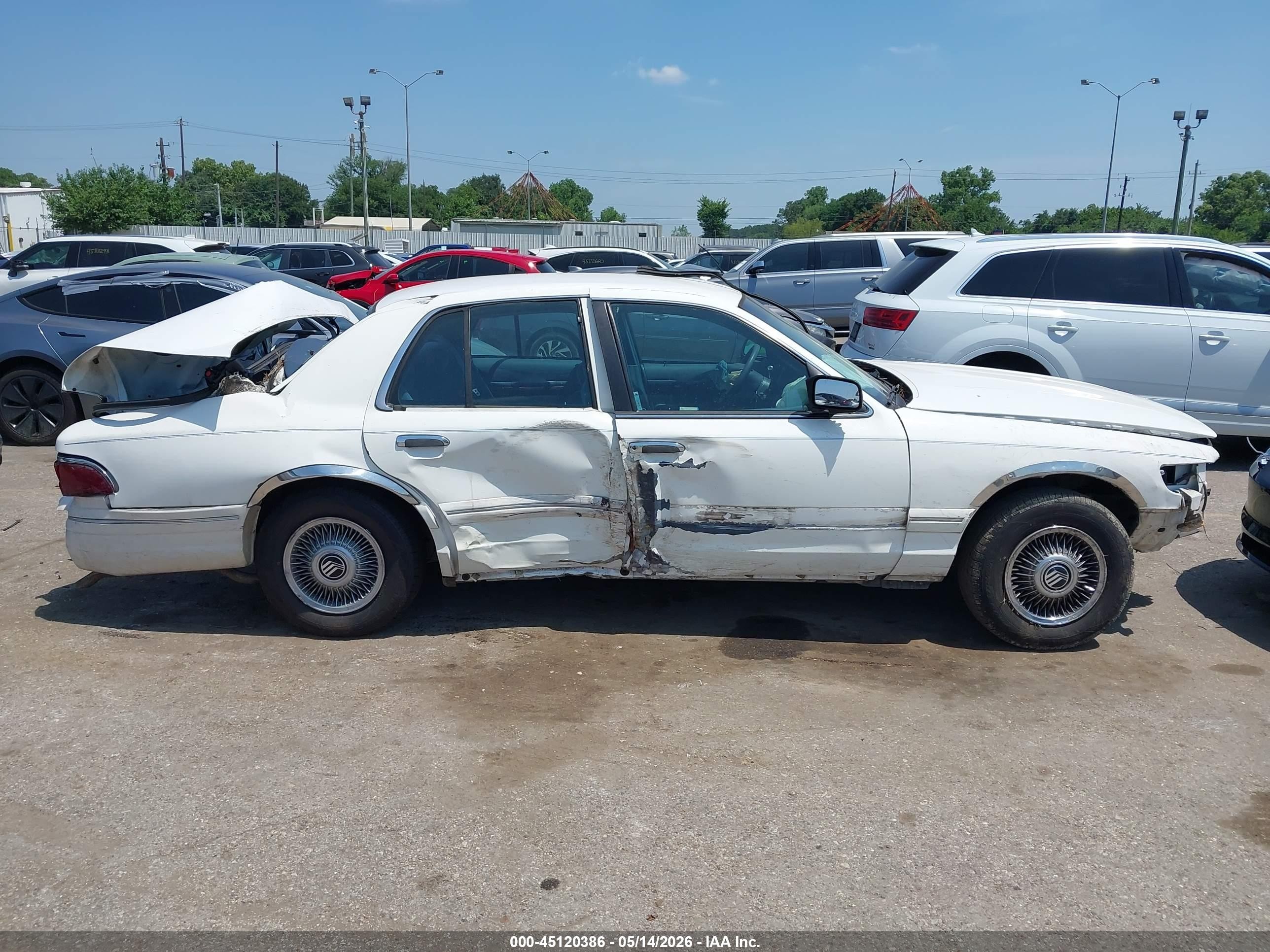 1997 Mercury Grand Marquis Gs White vin: 2MELM74W9VX658352