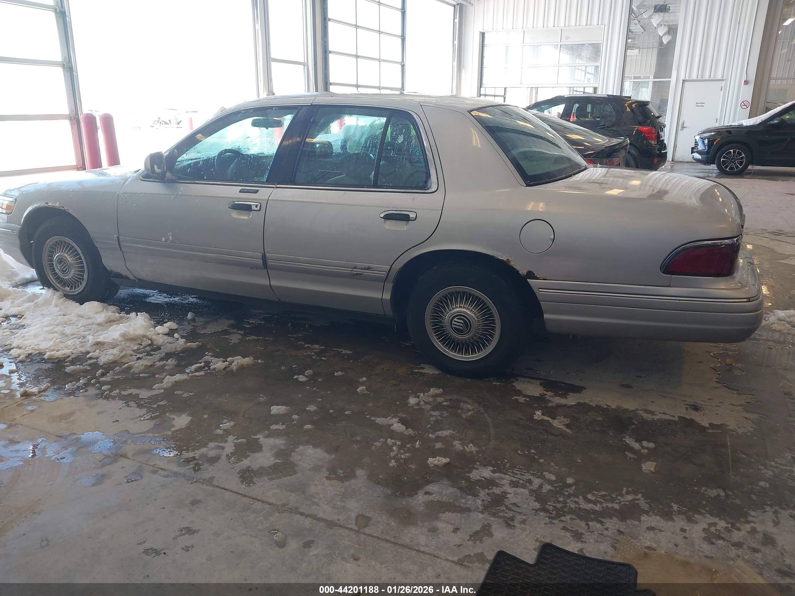 1997 Mercury Grand Marquis Gs Silver vin: 2MELM74W9VX710028