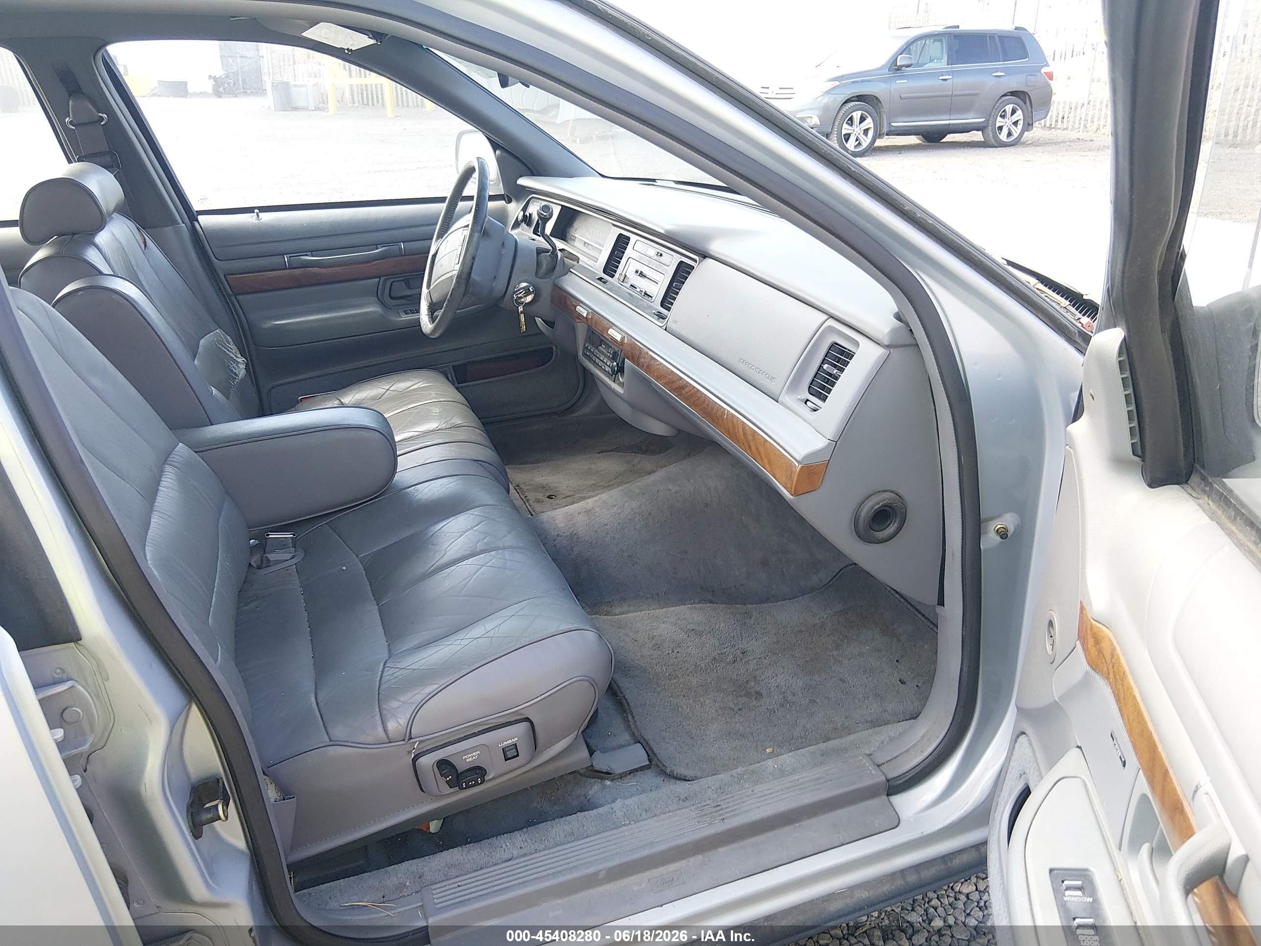 1994 Mercury Grand Marquis Ls Silver vin: 2MELM75W0RX635739