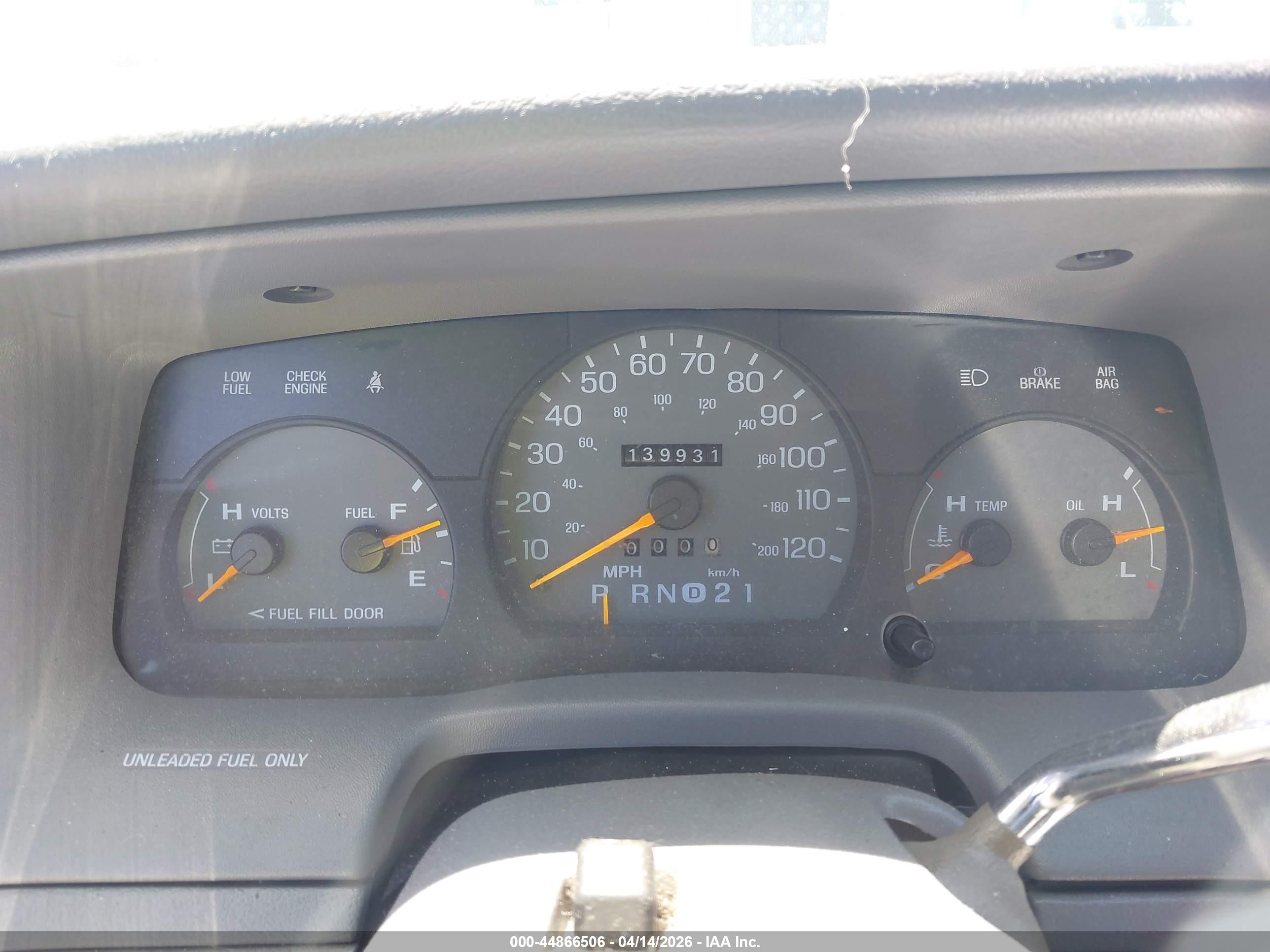 1996 Mercury Grand Marquis Ls/bayshore White vin: 2MELM75W0TX644657