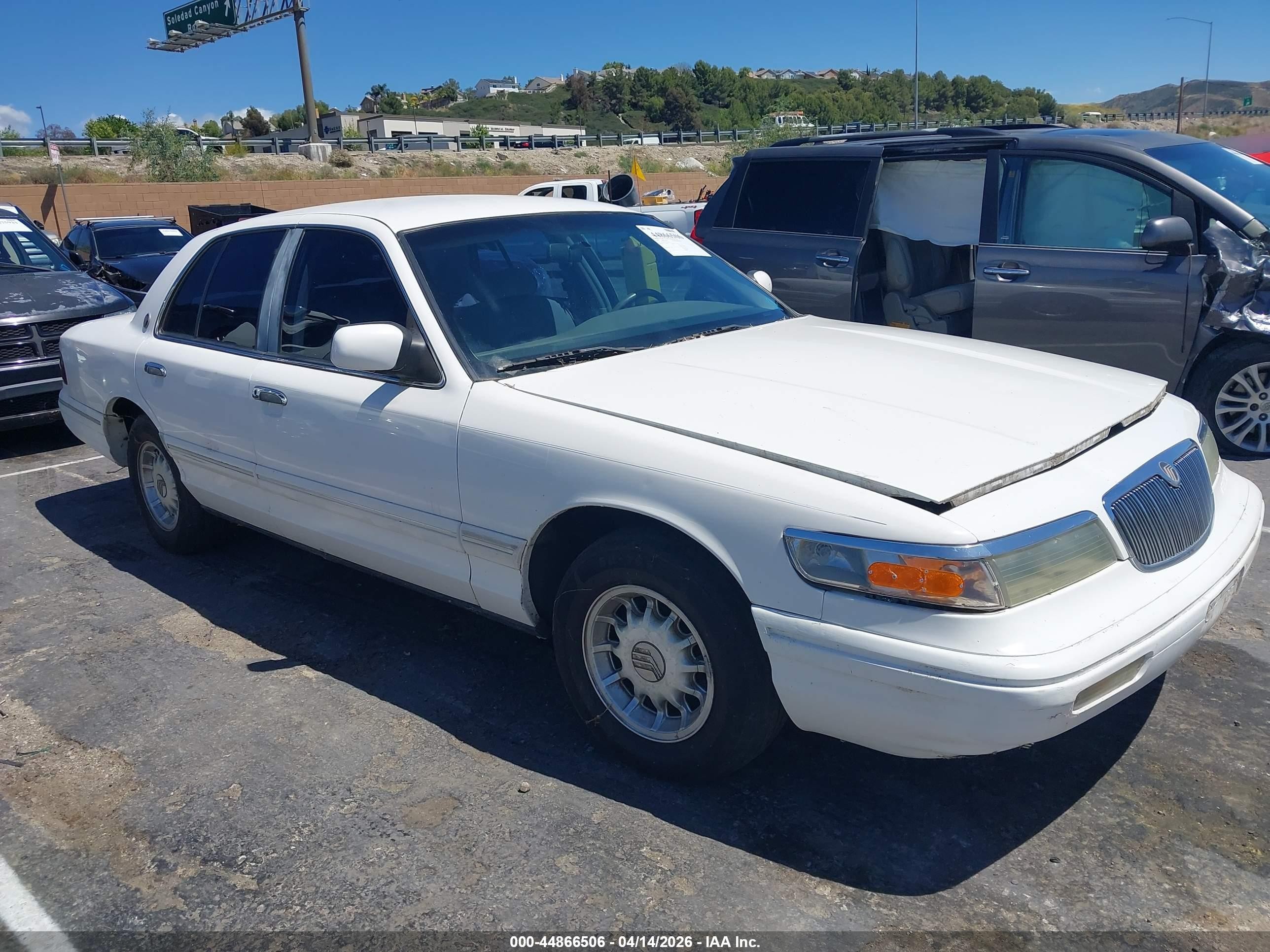 1996 Mercury Grand Marquis Ls/bayshore White vin: 2MELM75W0TX644657