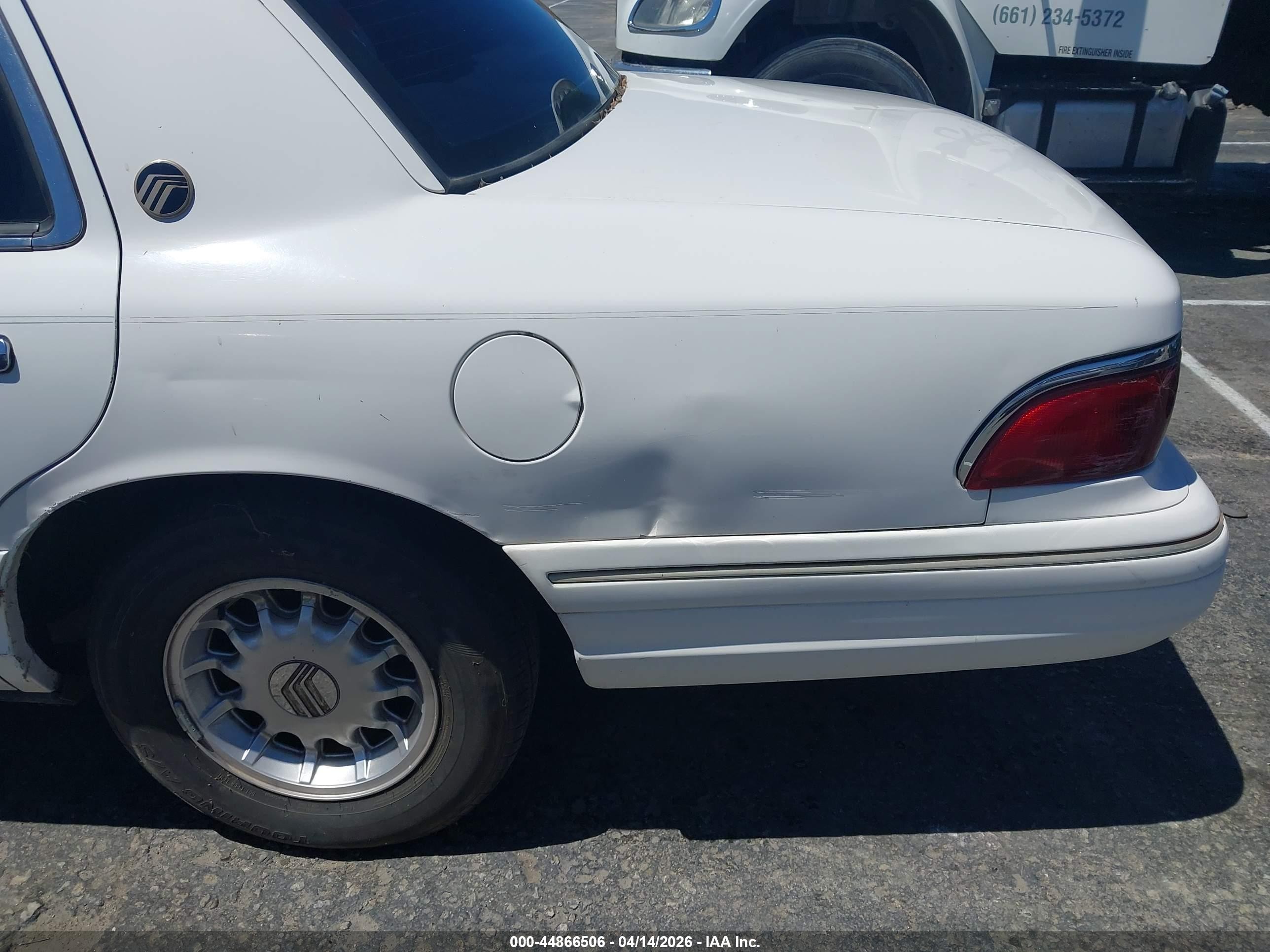 1996 Mercury Grand Marquis Ls/bayshore White vin: 2MELM75W0TX644657