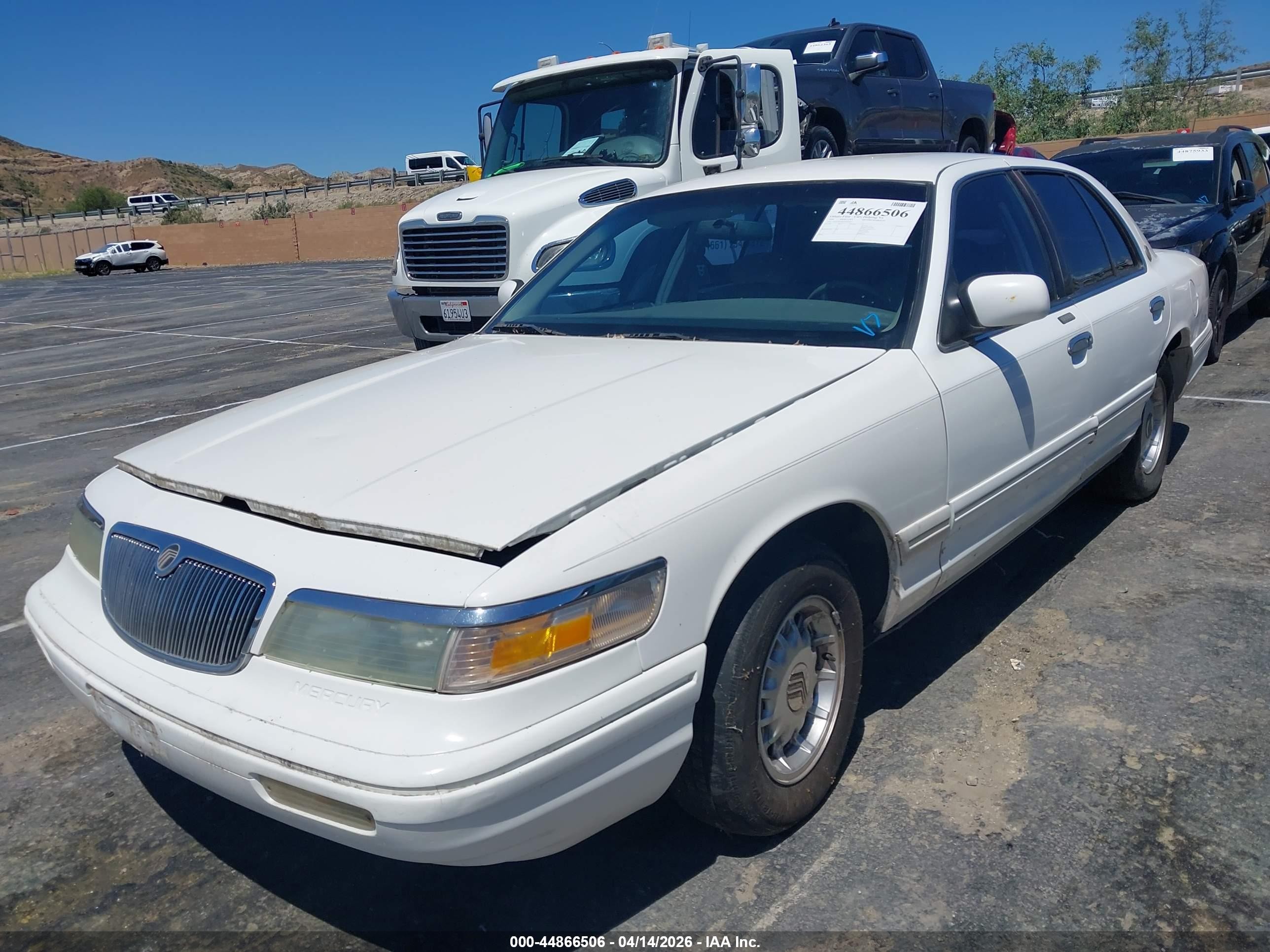 1996 Mercury Grand Marquis Ls/bayshore White vin: 2MELM75W0TX644657