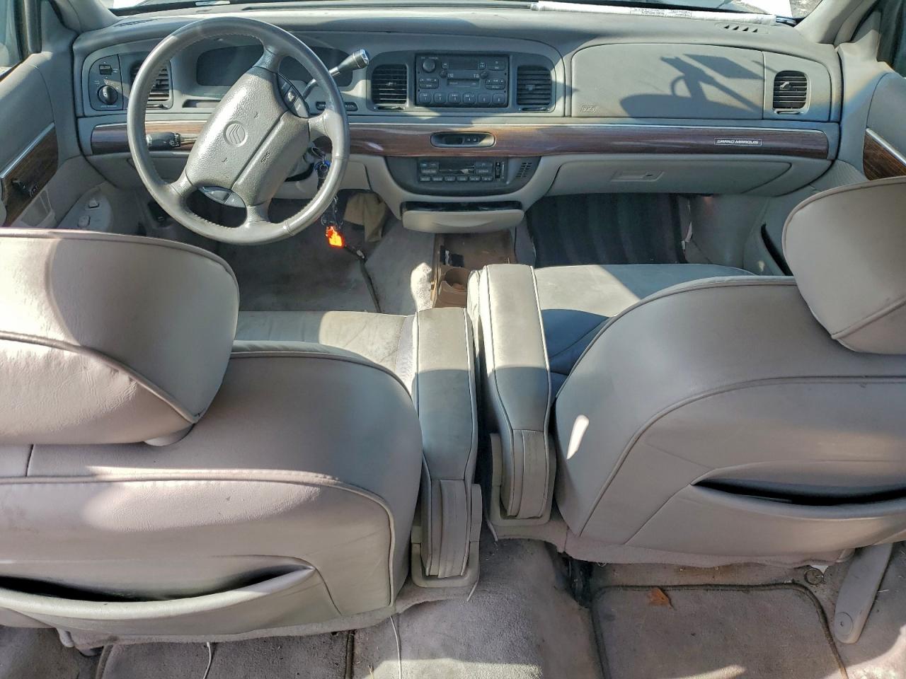 1996 Mercury Grand Marquis White vin: 2MELM75W0TX670630