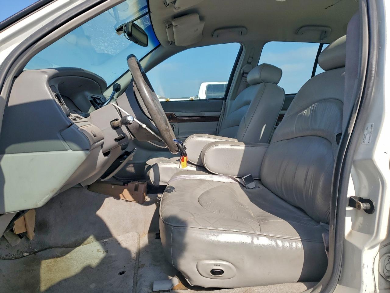 1996 Mercury Grand Marquis White vin: 2MELM75W0TX670630